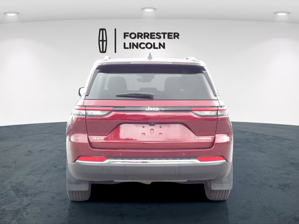 Used 2024 Jeep Grand Cherokee Laredo SUV