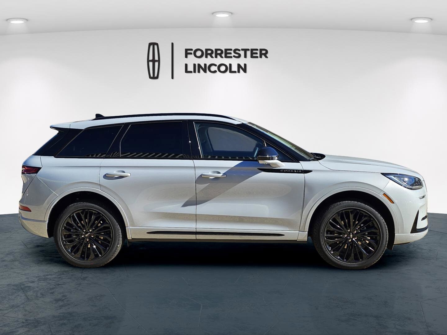 2026 Lincoln Corsair Premiere photo 2
