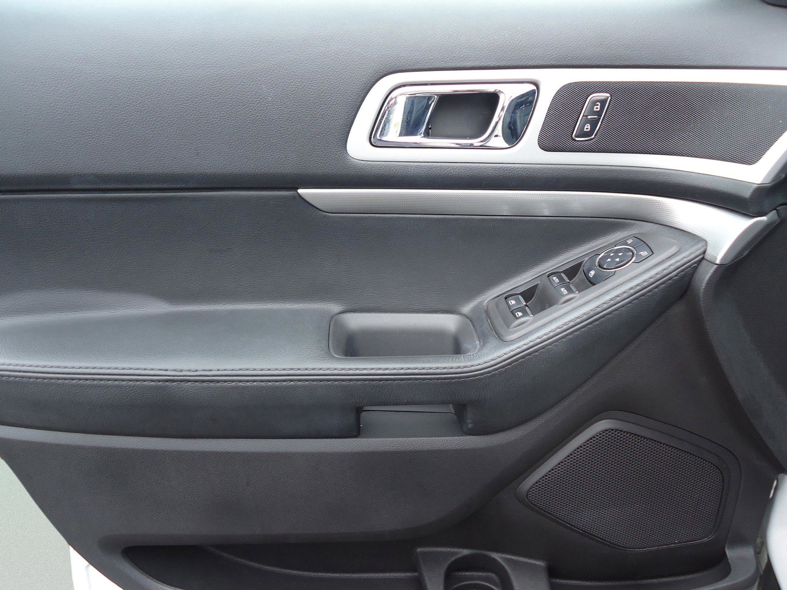 2015 Ford Explorer XLT - Photo 18