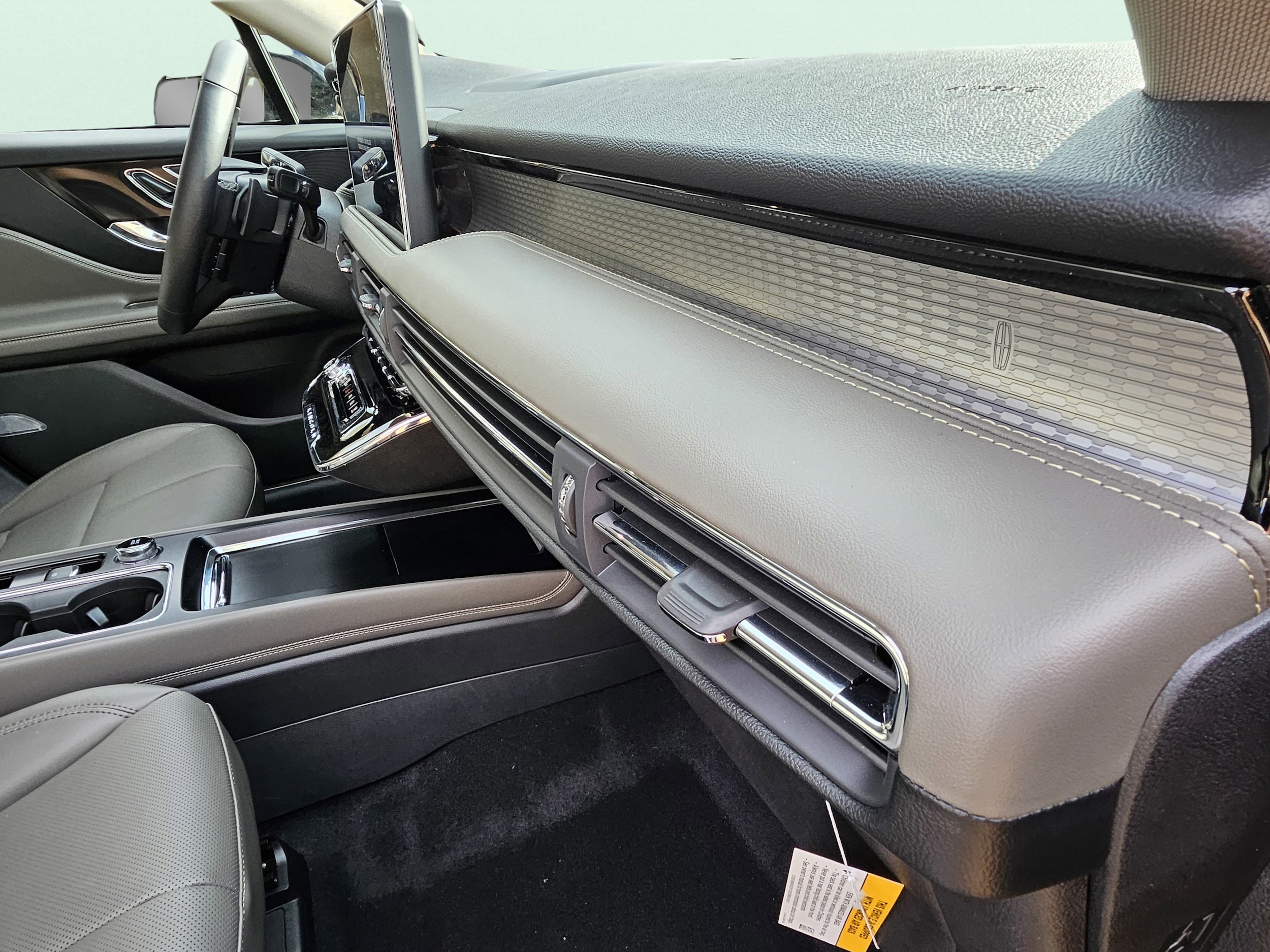 2026 Lincoln Corsair Premiere - Photo 14