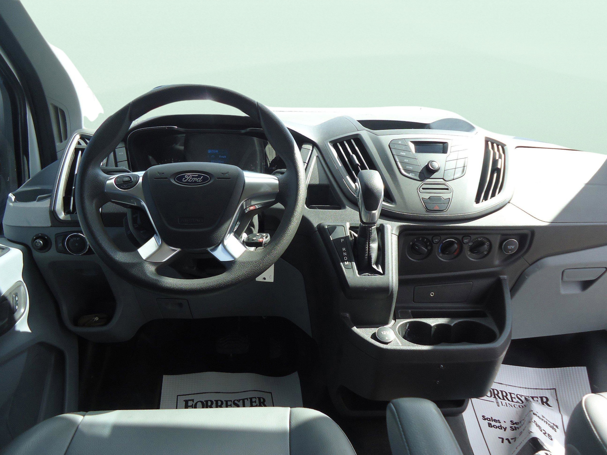 2017 Ford Transit Wagon XL - Photo 12