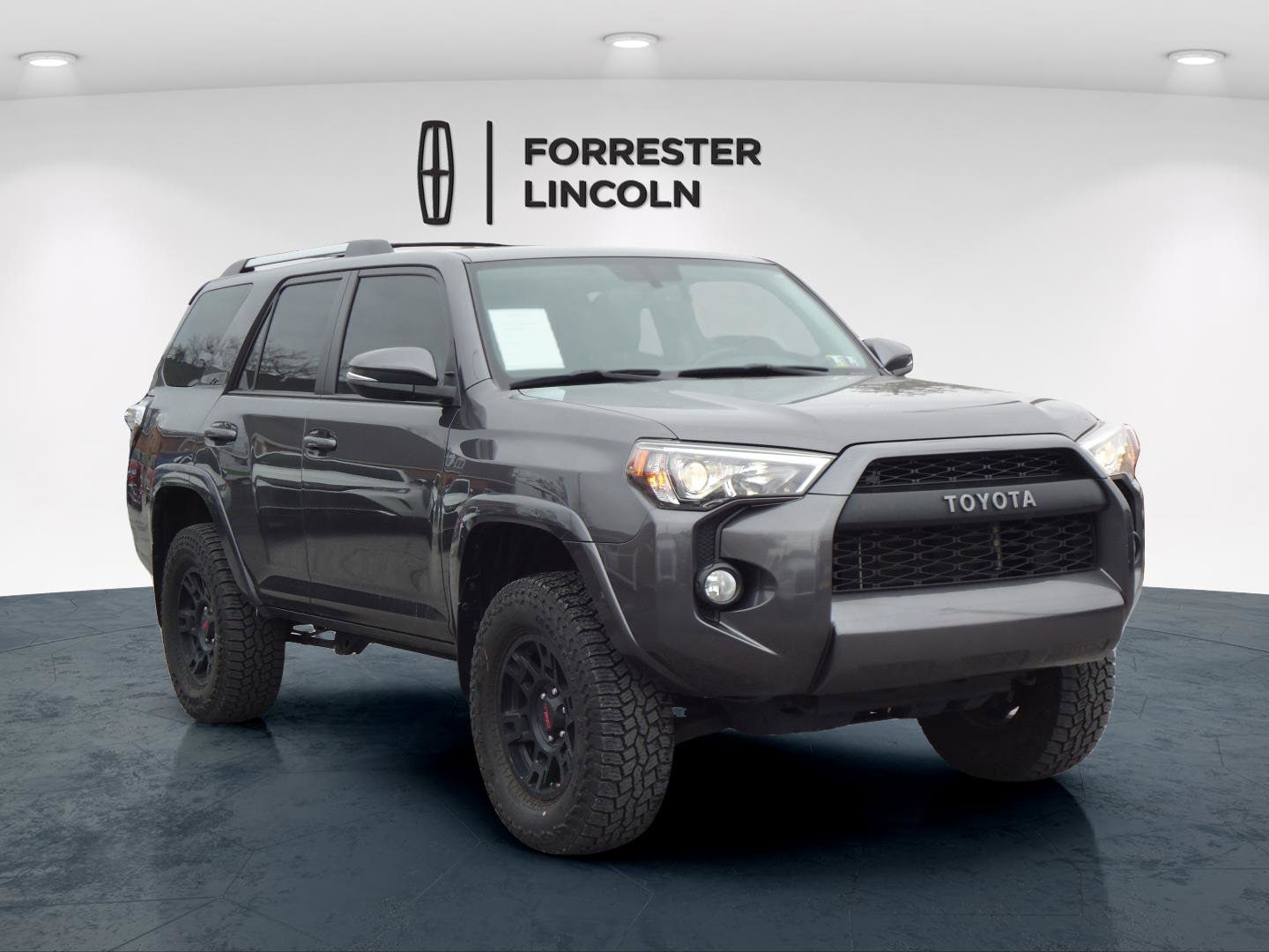 2019 Toyota 4Runner SR5 Premium's photo