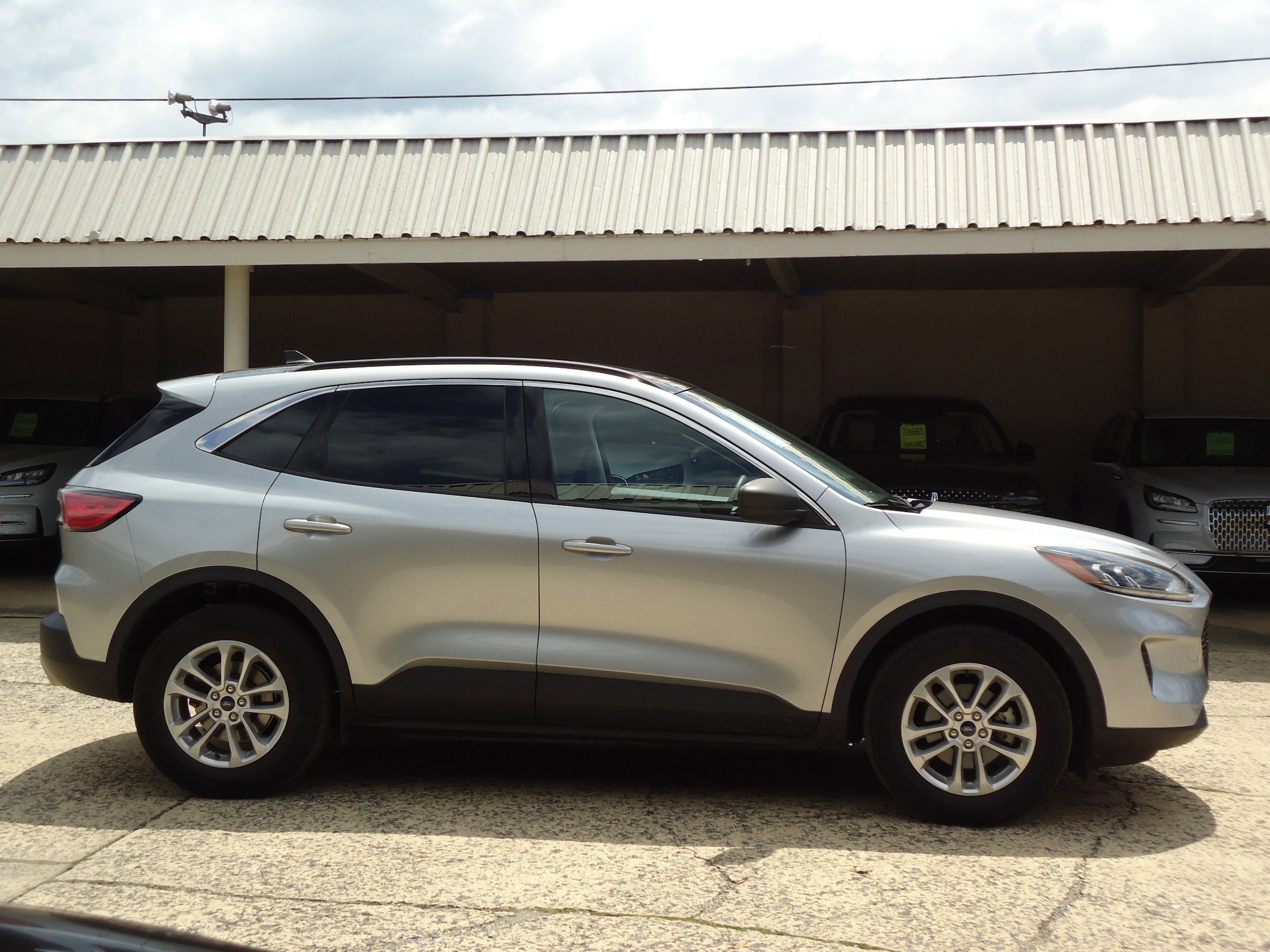 Used 2022 Ford Escape SE with VIN 1FMCU9G63NUA02739 for sale in Chambersburg, PA