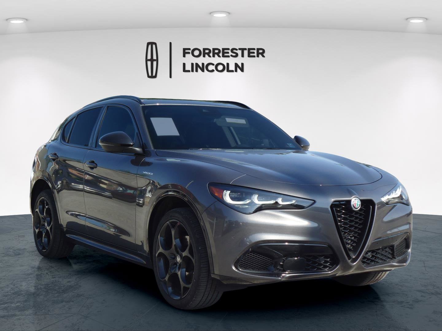 2024 Alfa Romeo Stelvio Veloce AWD's photo