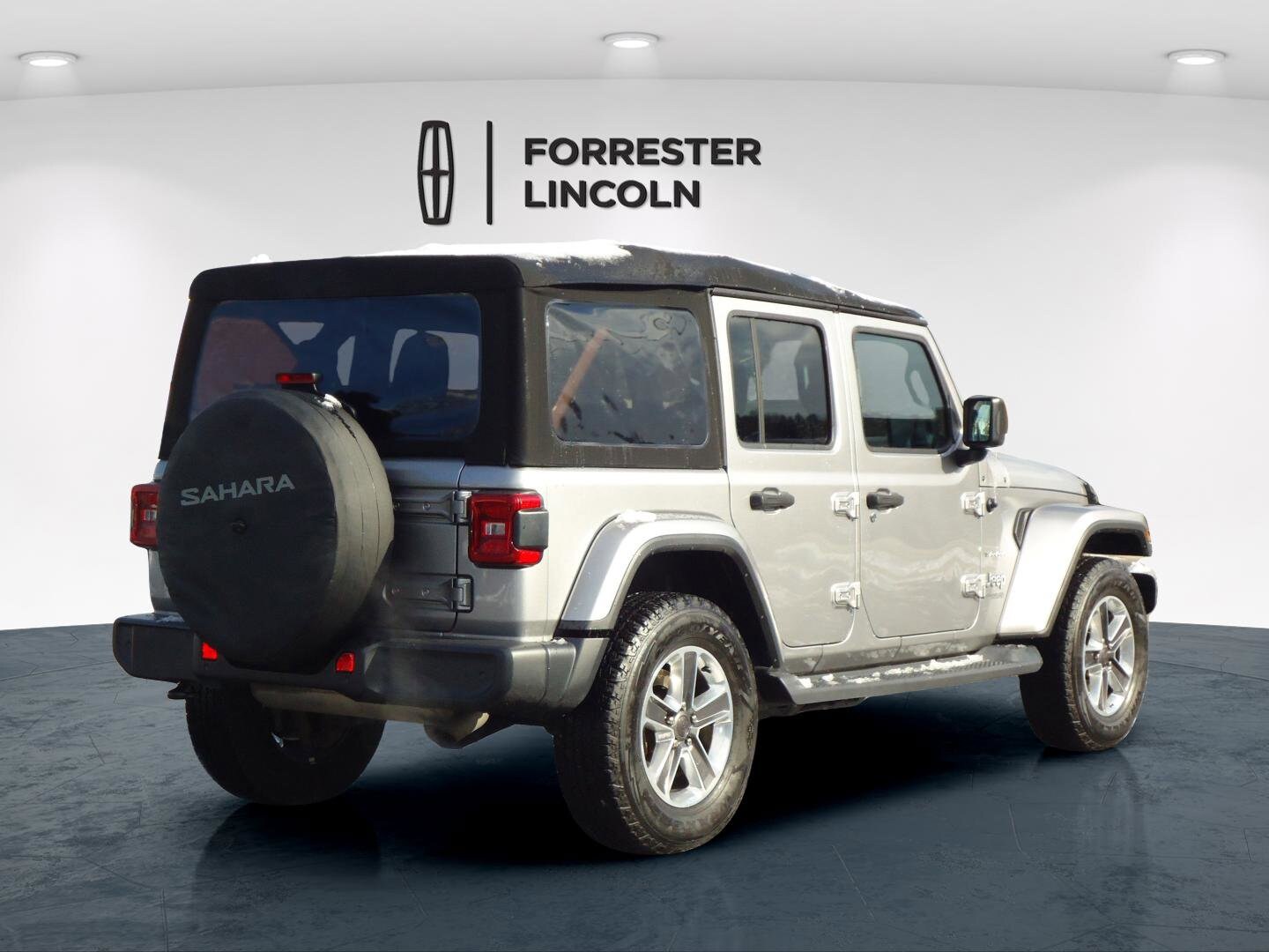 2019 Jeep Wrangler Unlimited Sahara photo 3