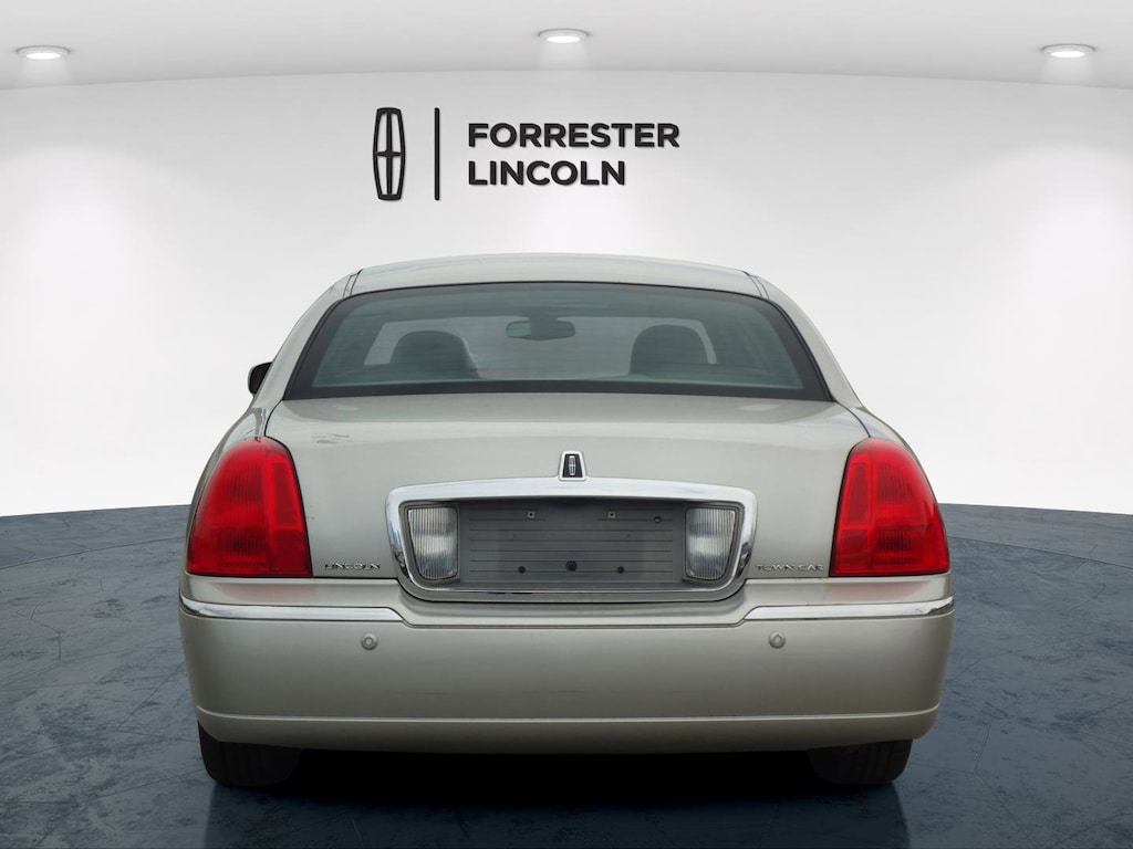 Used 2003 Lincoln Town Car Cartier Sedan