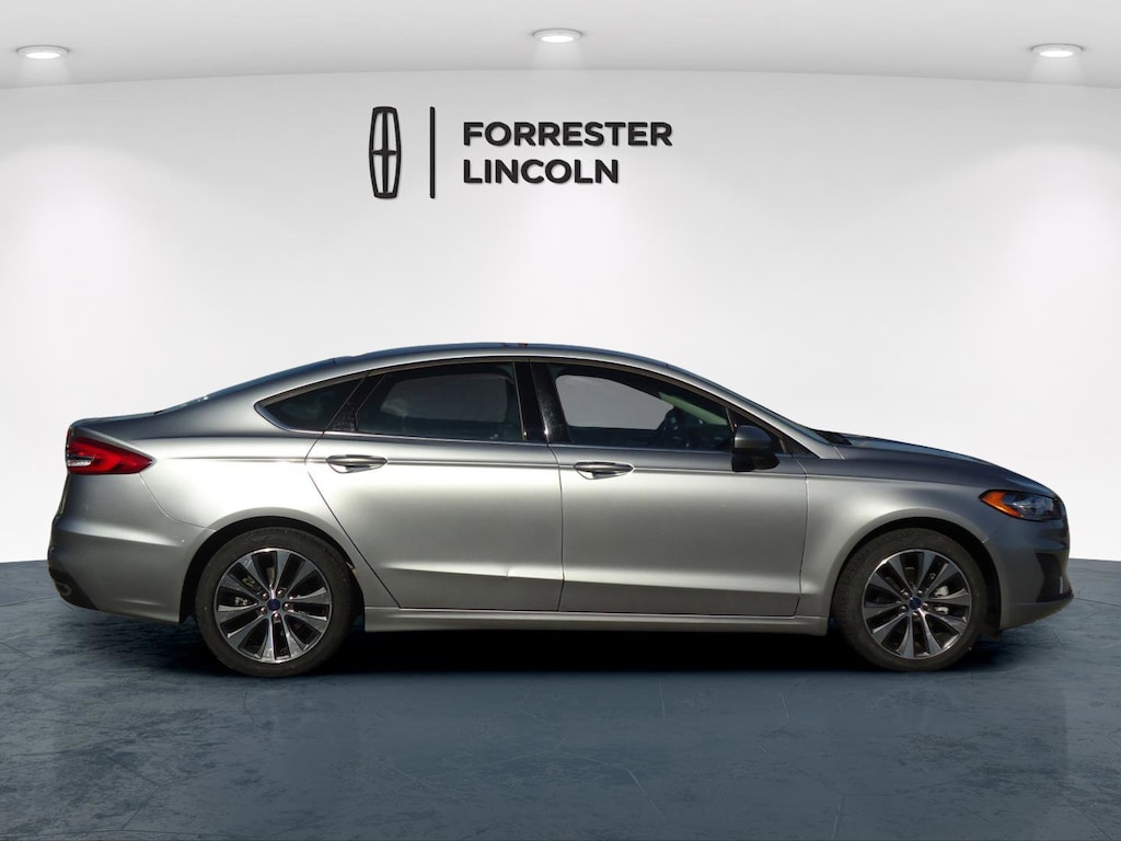 Used 2020 Ford Fusion SE Sedan