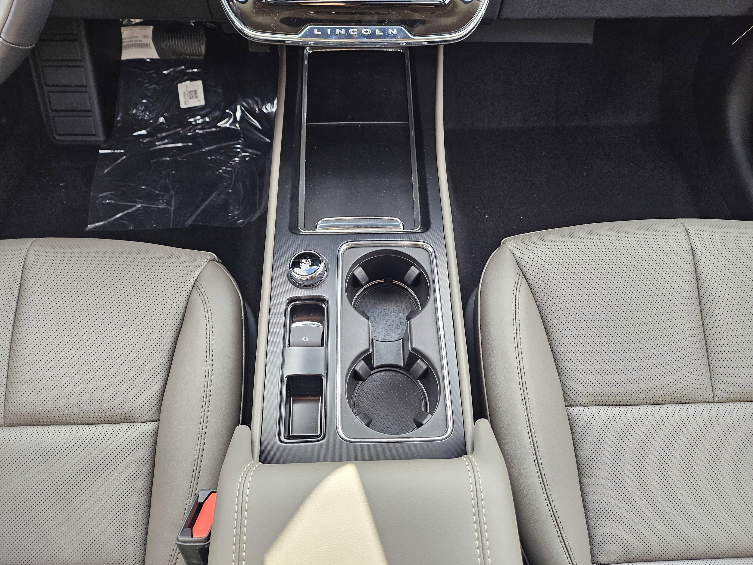 2026 Lincoln Corsair Premiere - Photo 18
