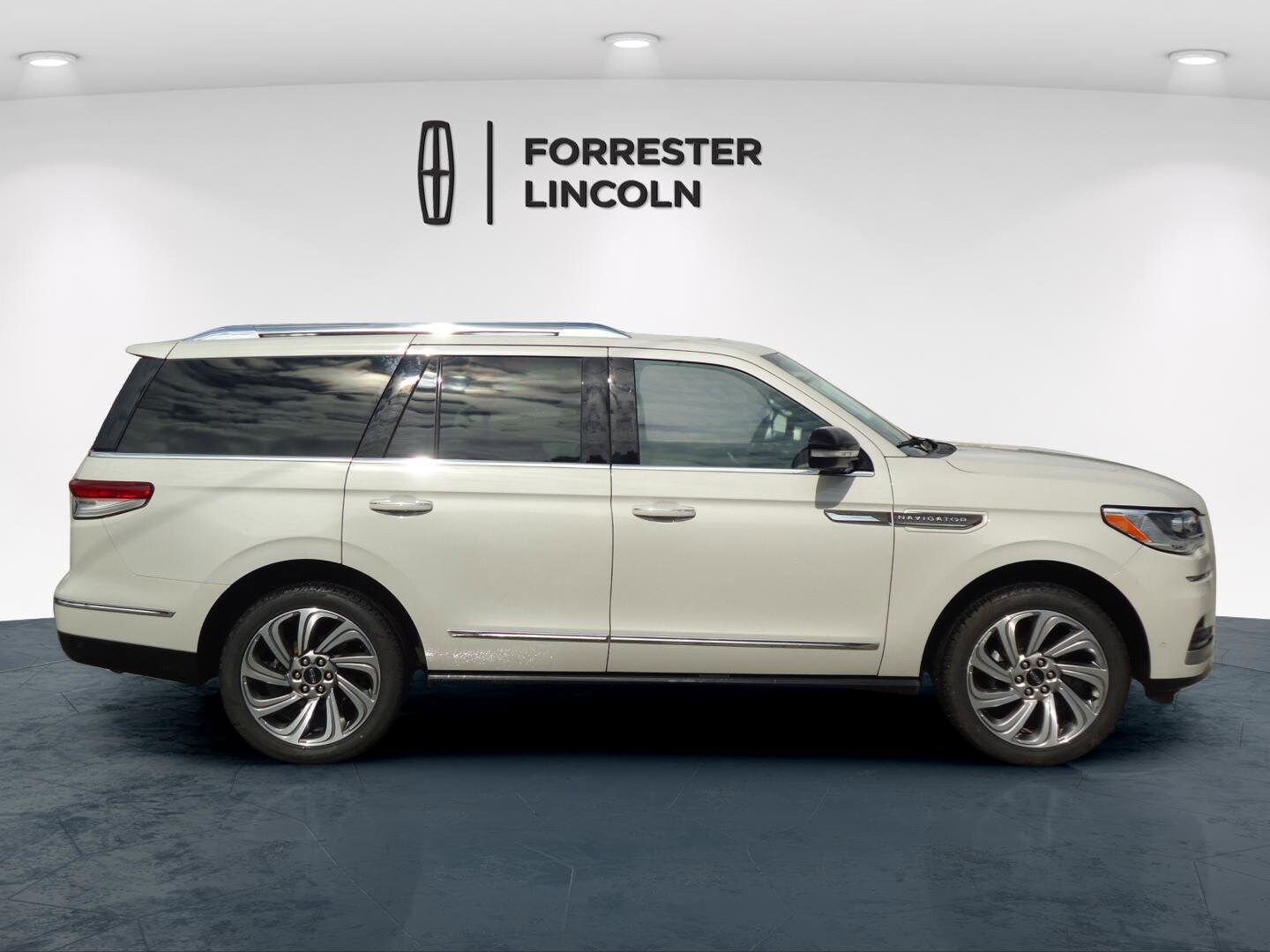 2022 Lincoln Navigator Reserve photo 2