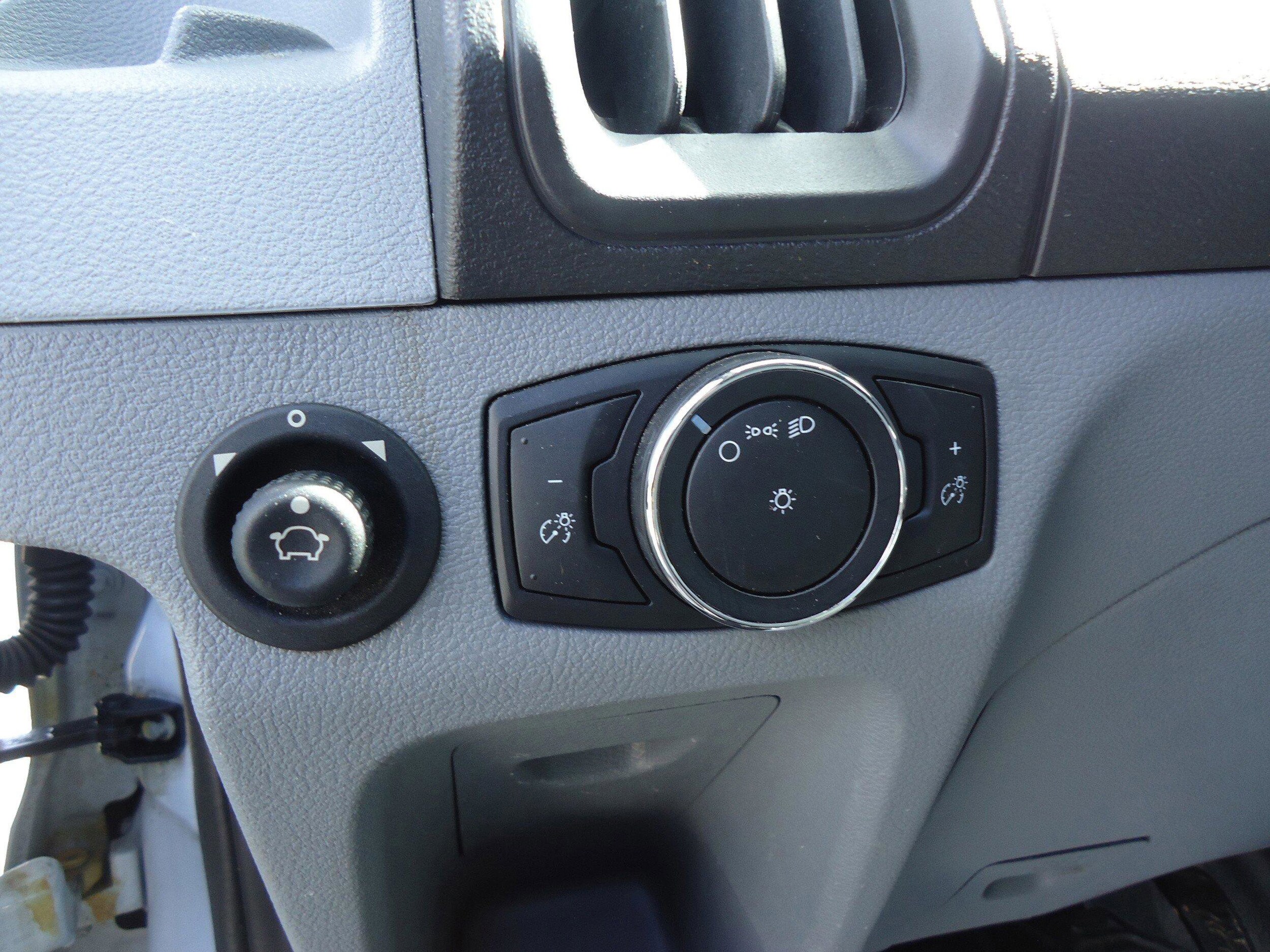 2017 Ford Transit Wagon XL - Photo 15