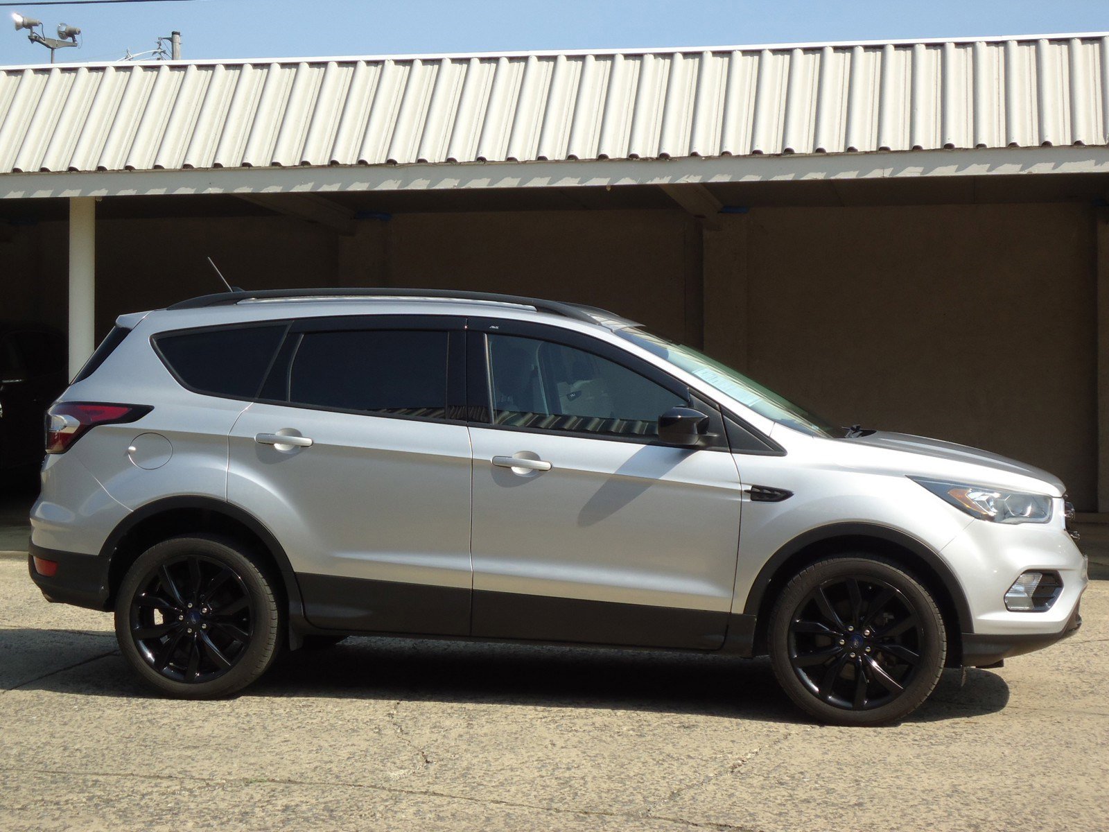 Used 2018 Ford Escape SE with VIN 1FMCU9GD0JUA69730 for sale in Chambersburg, PA