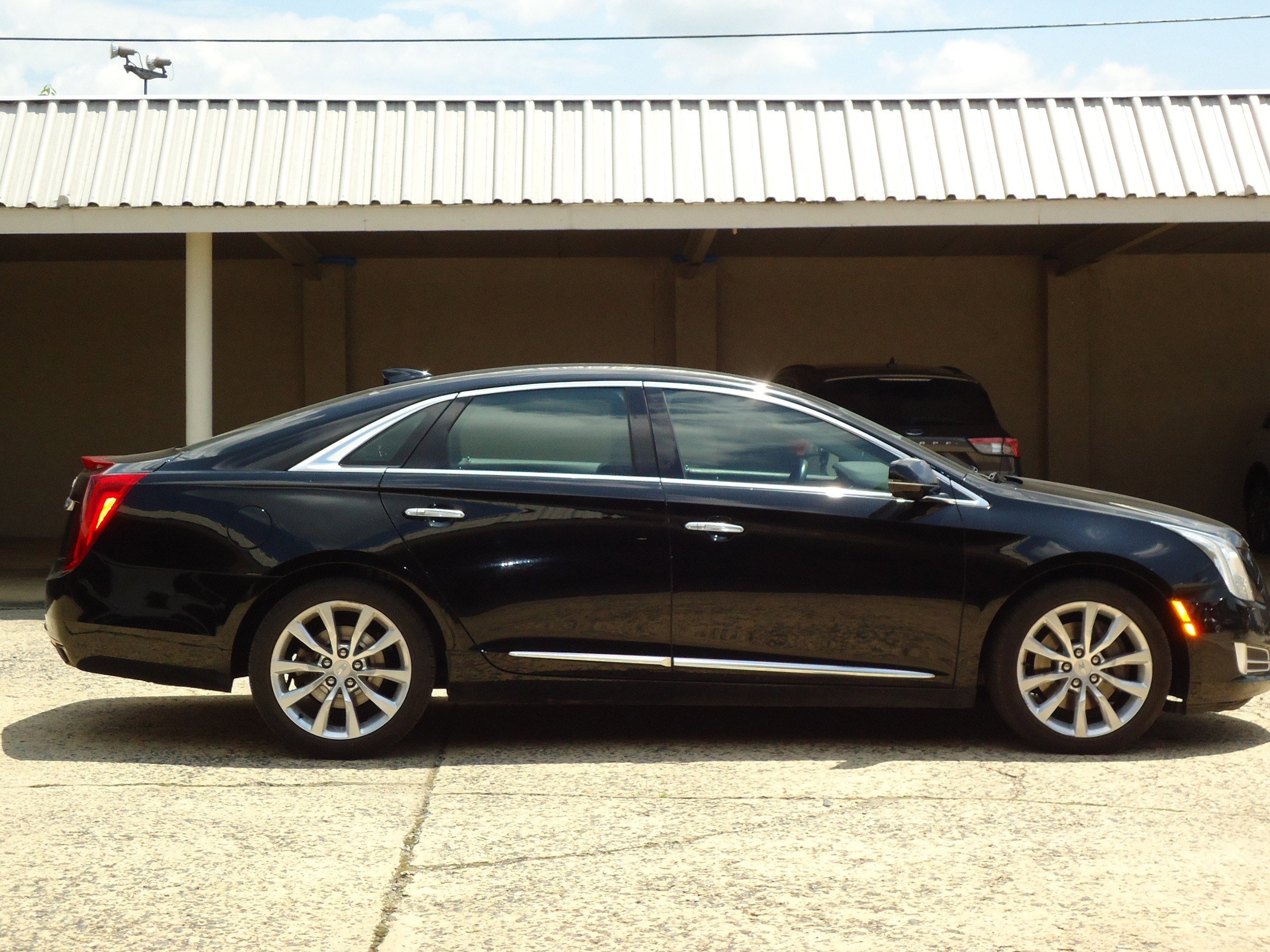 Used 2017 Cadillac XTS Luxury with VIN 2G61M5S30H9168948 for sale in Chambersburg, PA