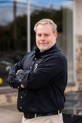 Staff member Rob Beers from ID_193da9dd2850