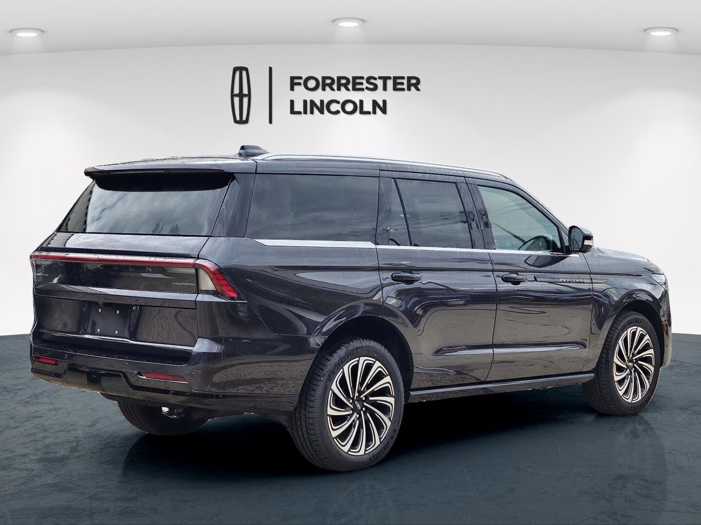 2025 Lincoln Navigator Black Label photo 3