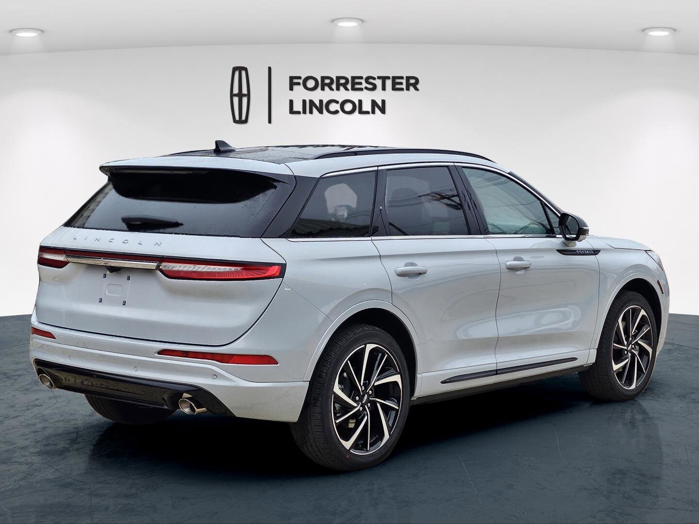 2026 Lincoln Corsair Grand Touring photo 2