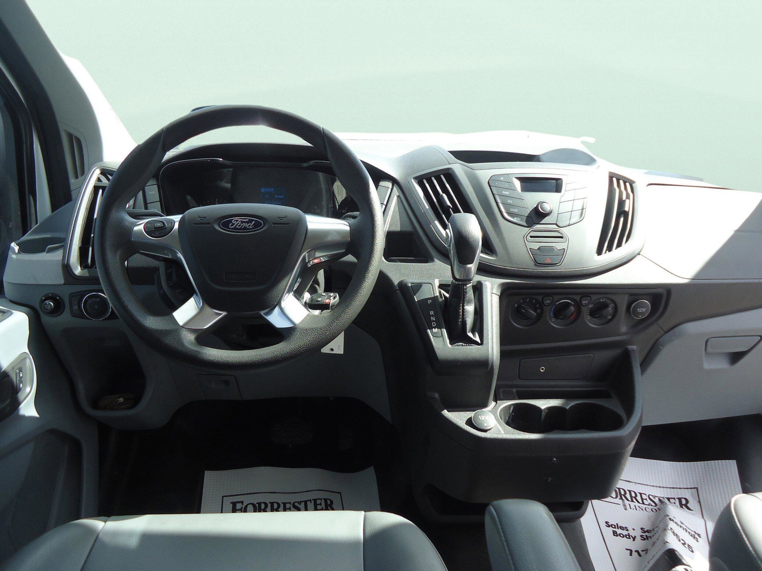 2017 Ford Transit Wagon XL - Photo 12