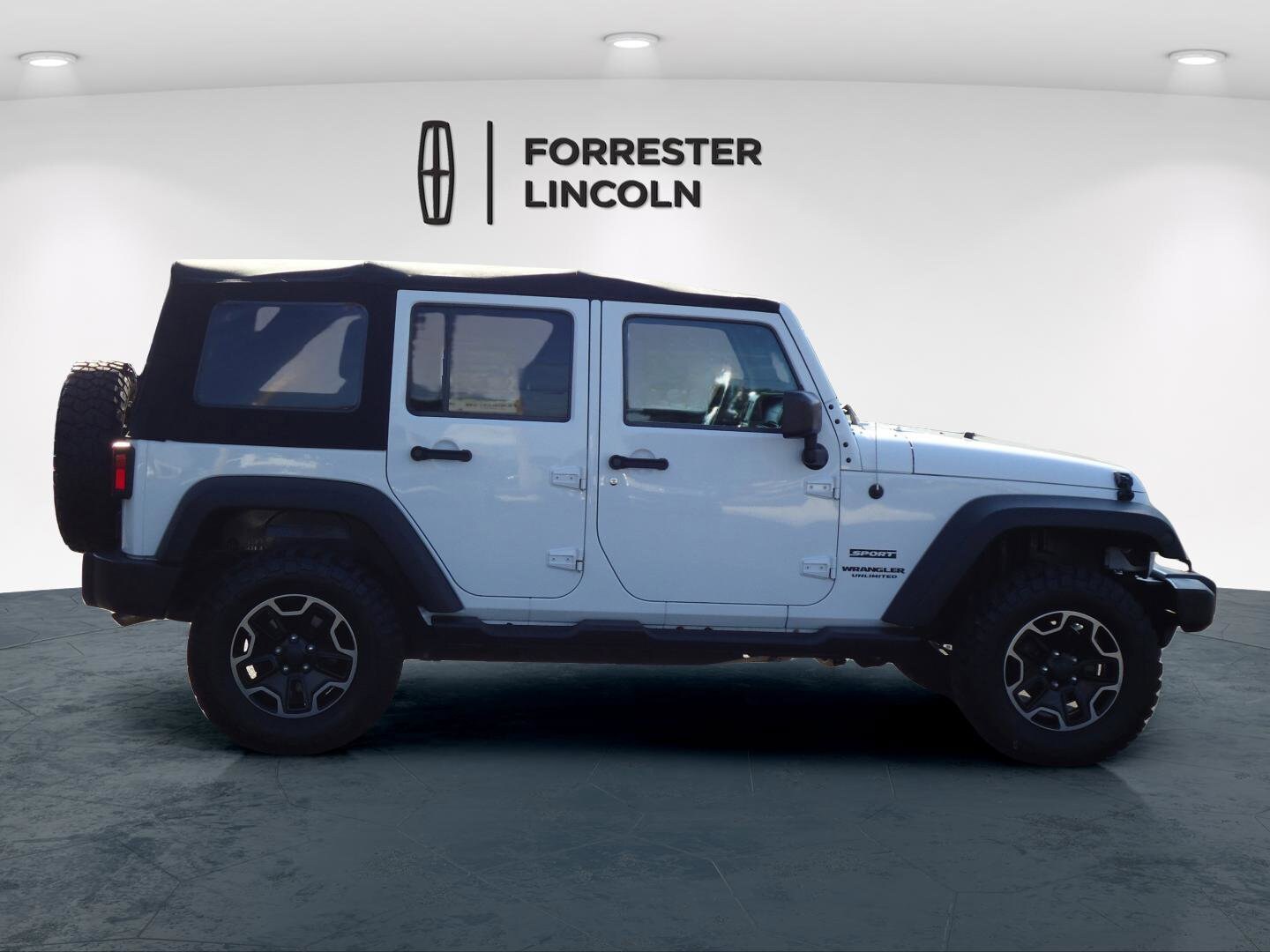 2017 Jeep Wrangler Unlimited Sport photo 2