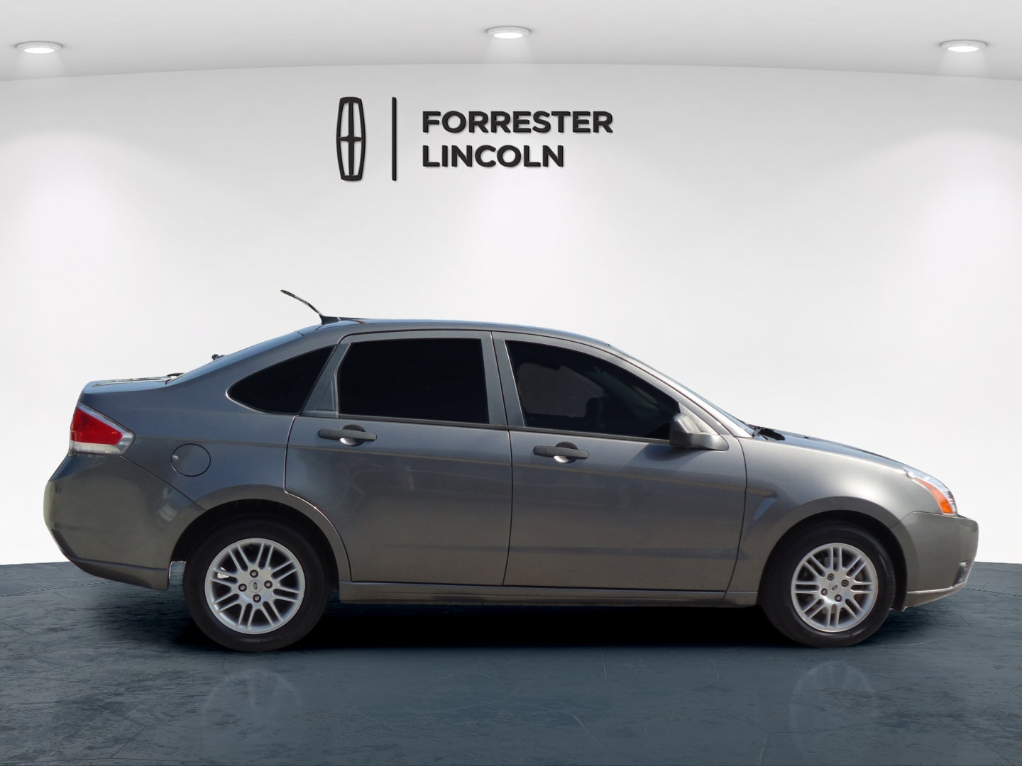 Used 2010 Ford Focus SE with VIN 1FAHP3FNXAW135459 for sale in Chambersburg, PA