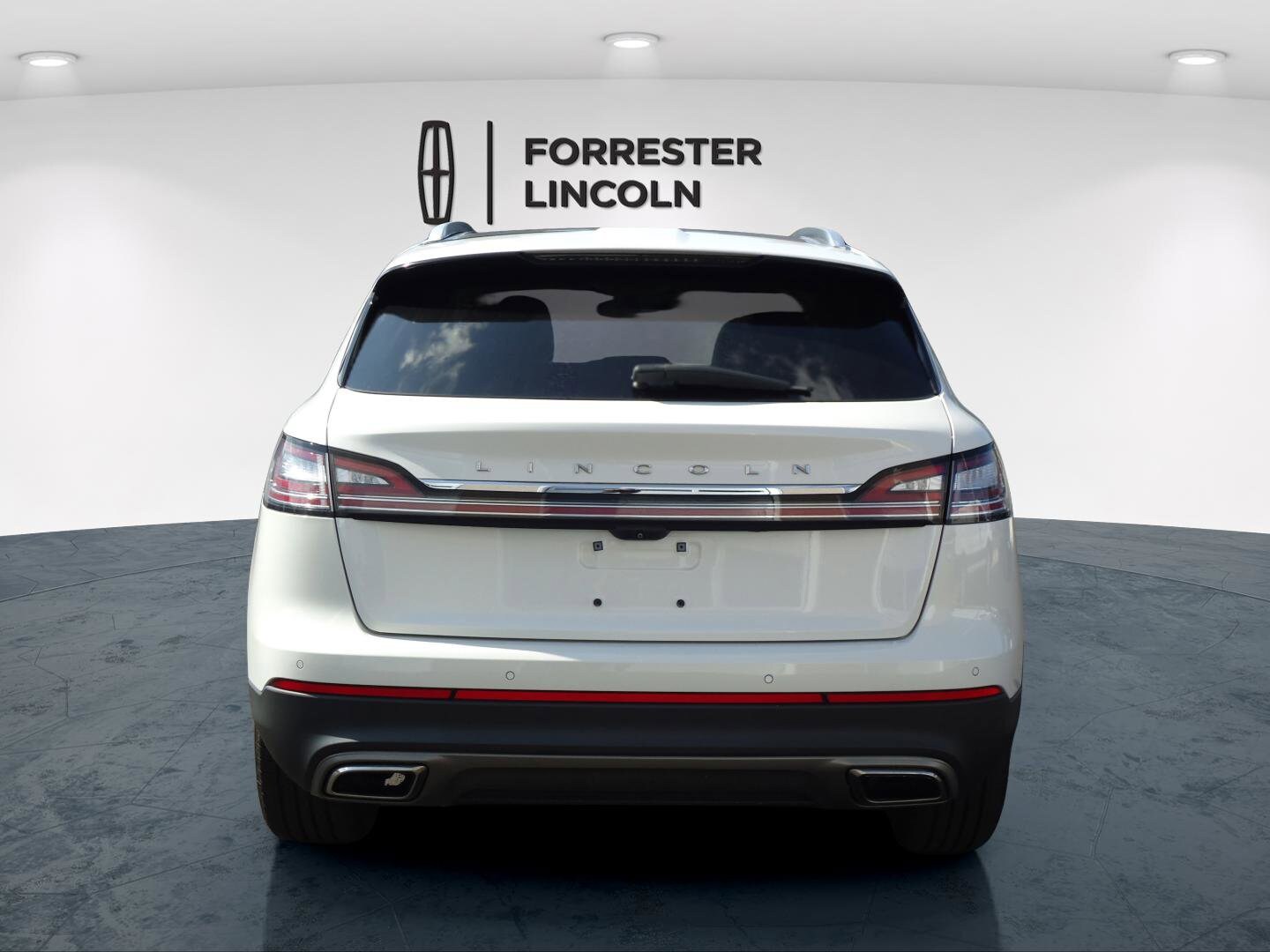 2022 Lincoln Nautilus Reserve photo 3