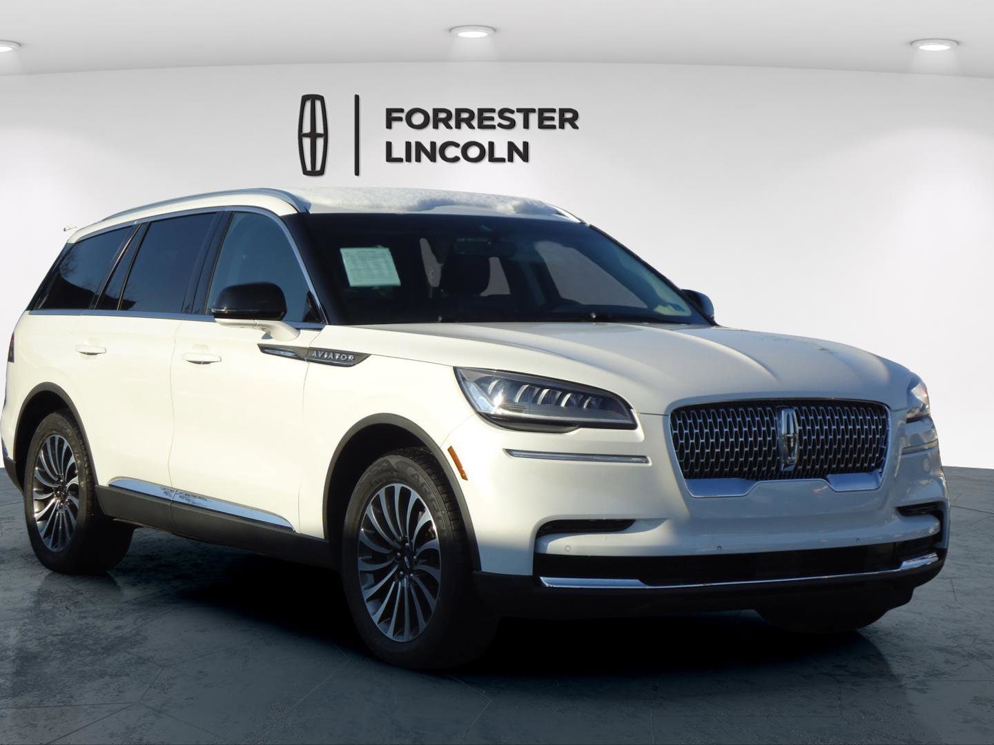 2023 Lincoln Aviator Base's photo