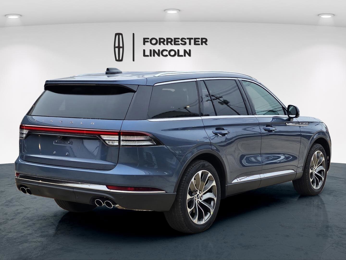2026 Lincoln Aviator Premiere photo 2