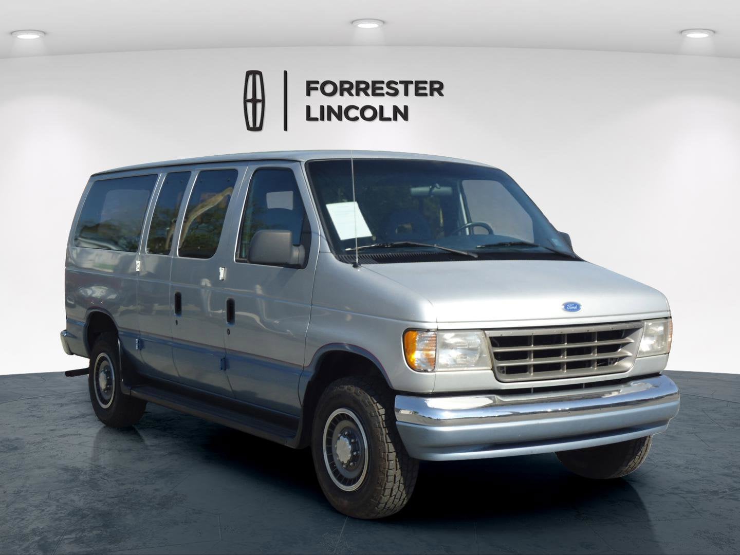 1994 Ford E-Series's photo