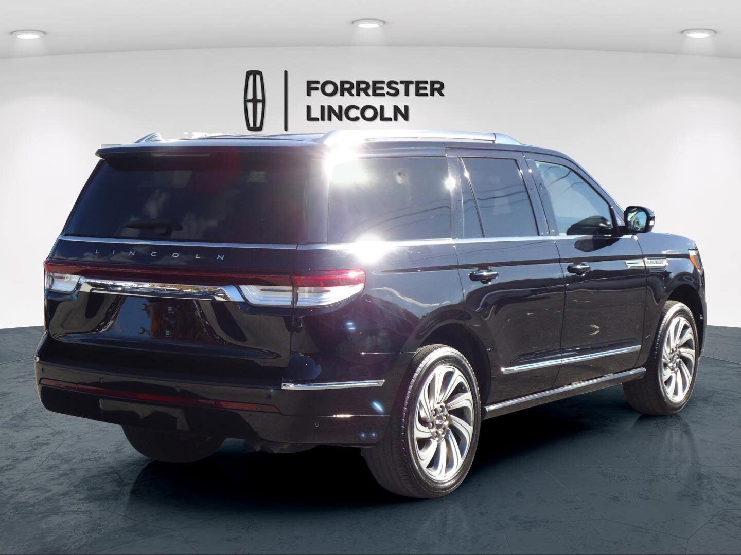 2024 Lincoln Navigator Premiere photo 3
