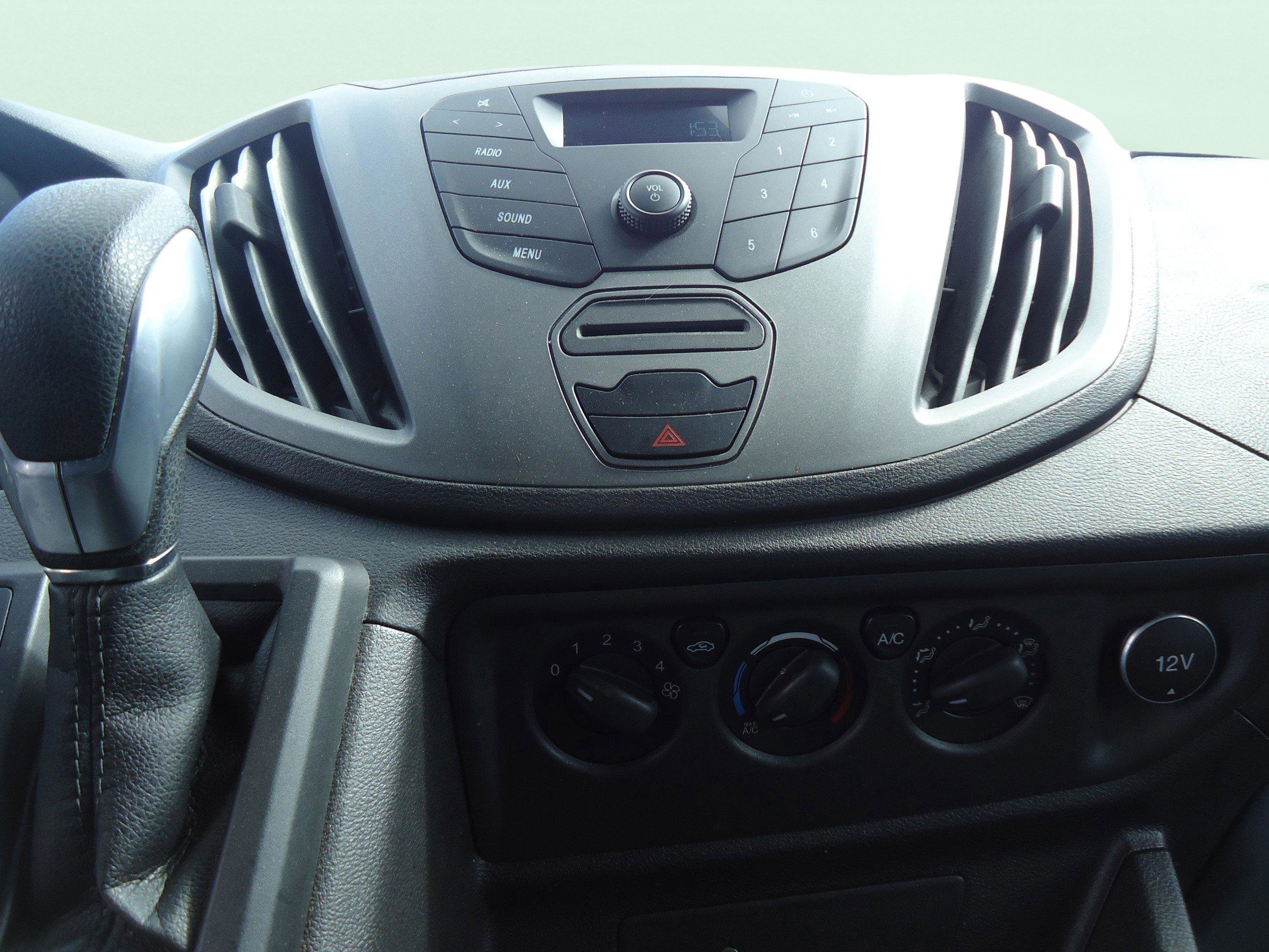 2017 Ford Transit Wagon XL - Photo 16