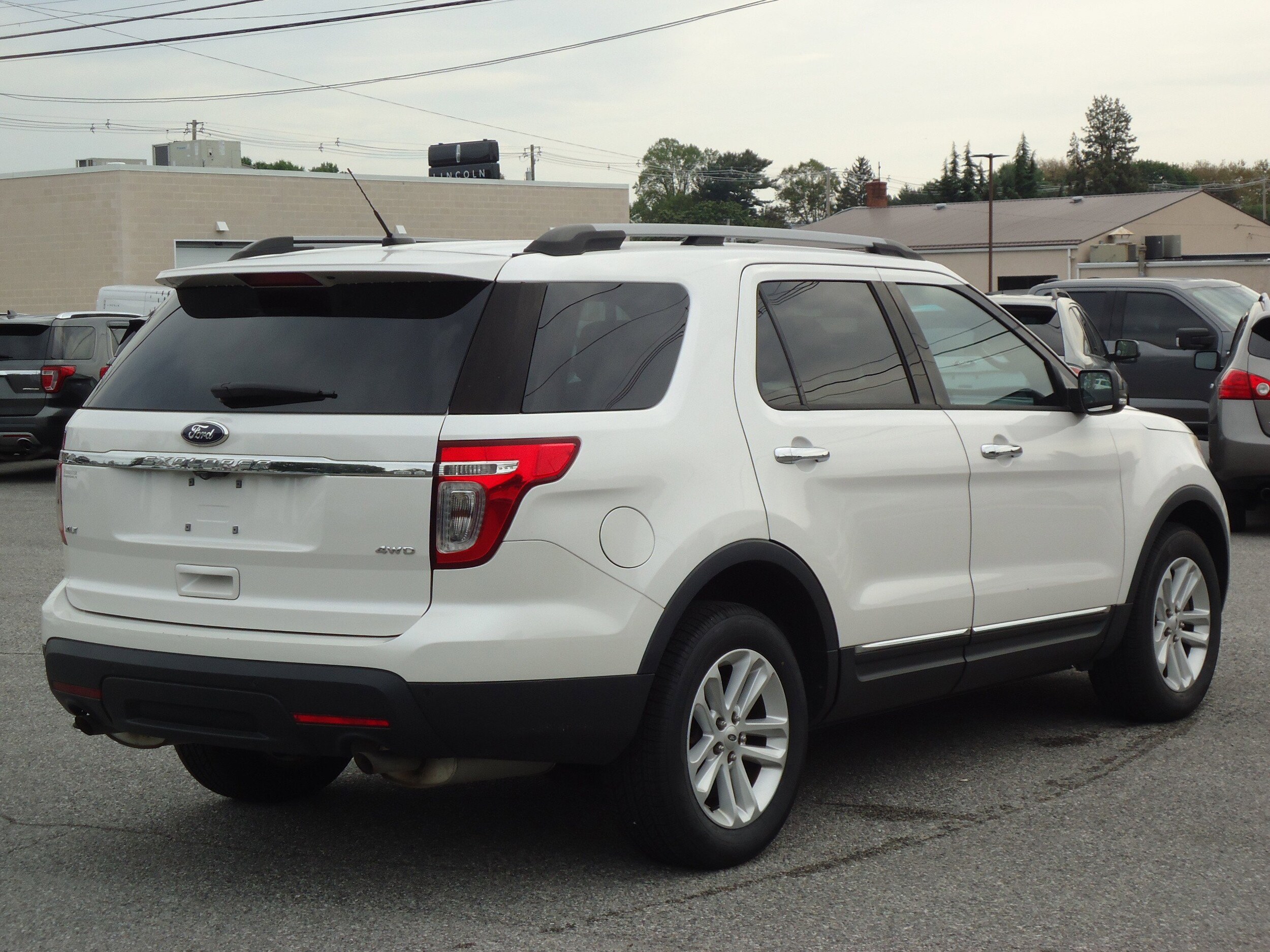 2014 Ford Explorer XLT photo 3
