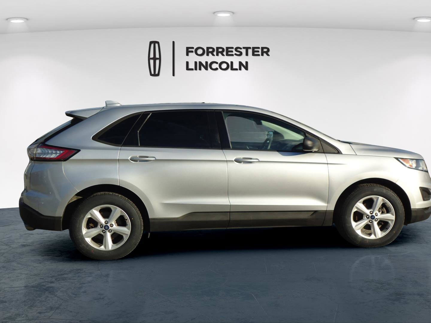 2018 Ford Edge SE photo 2