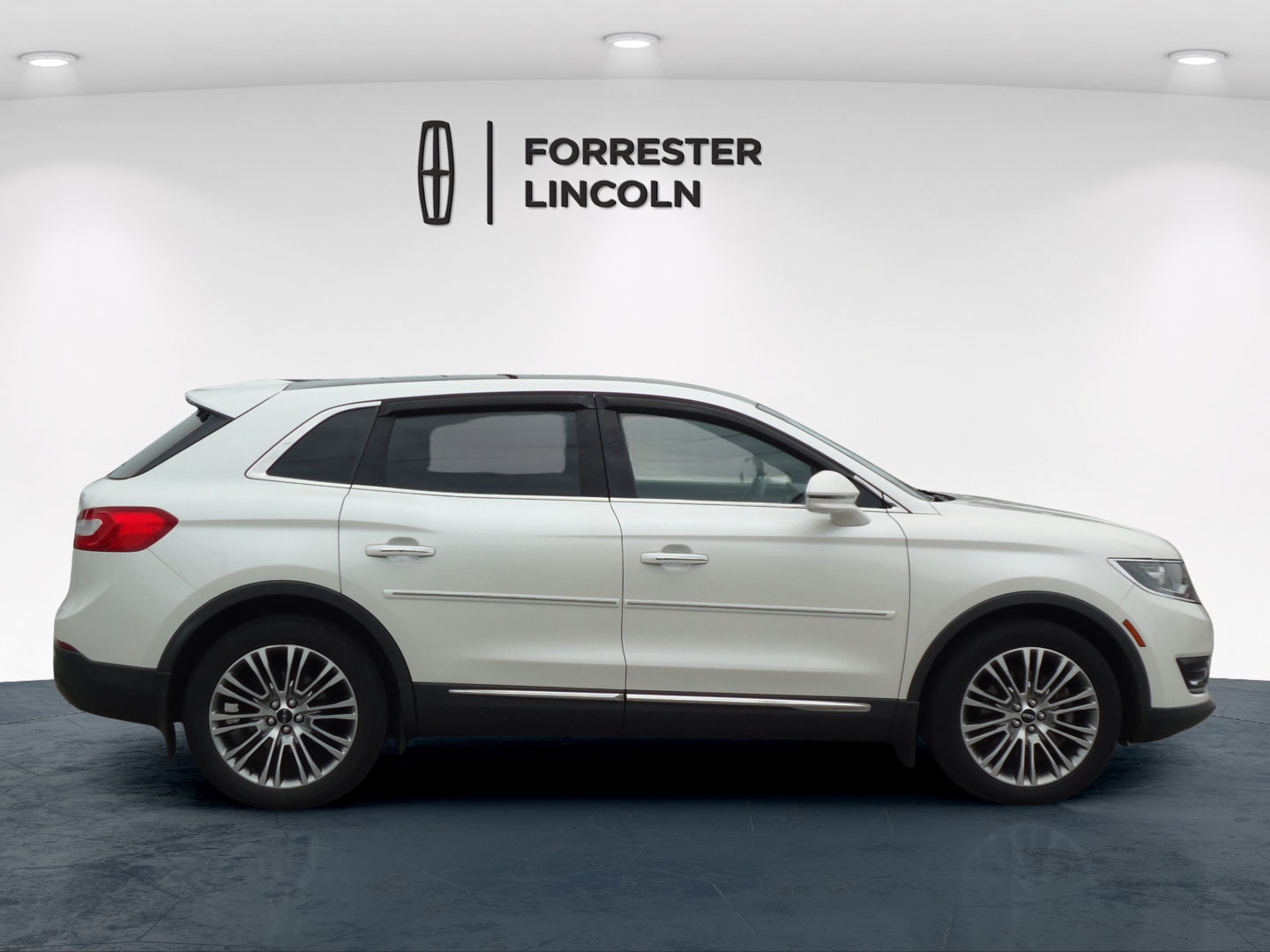 Used 2016 Lincoln MKX Reserve with VIN 2LMTJ8LR0GBL41698 for sale in Chambersburg, PA