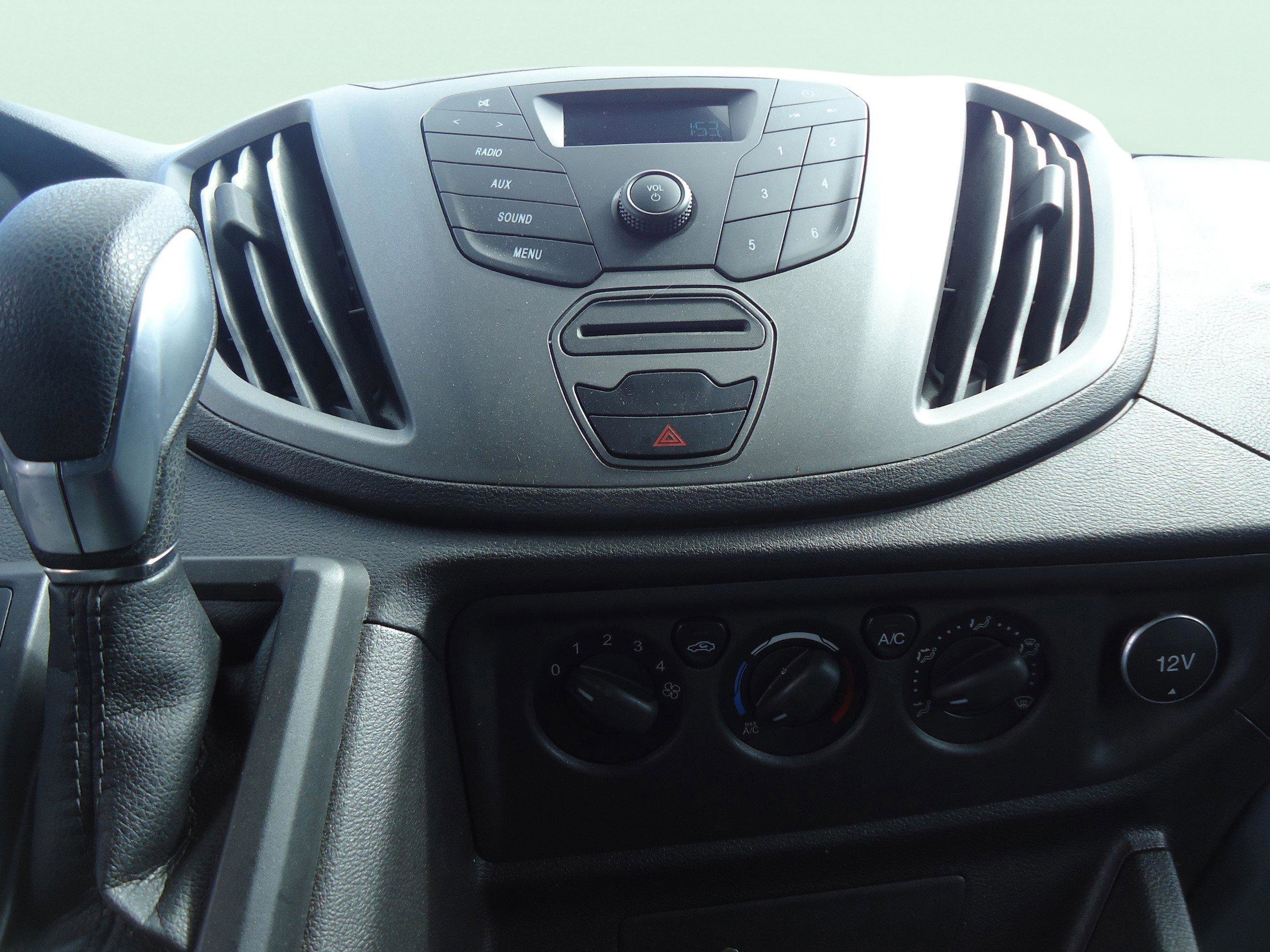 2017 Ford Transit Wagon XL - Photo 16