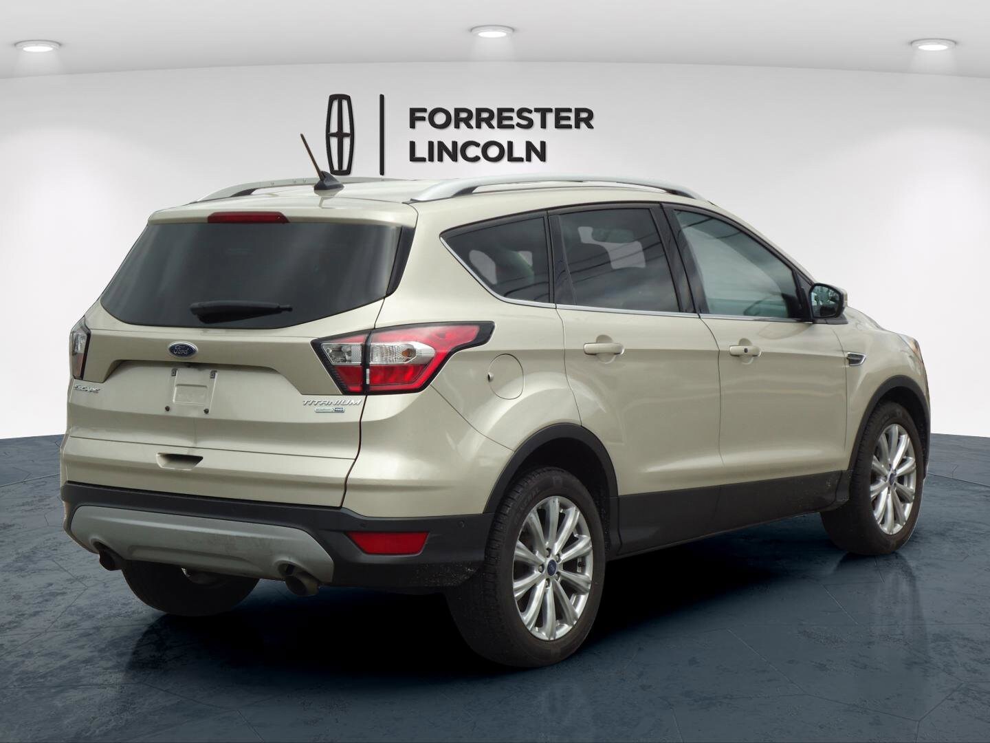 2018 Ford Escape Titanium photo 3