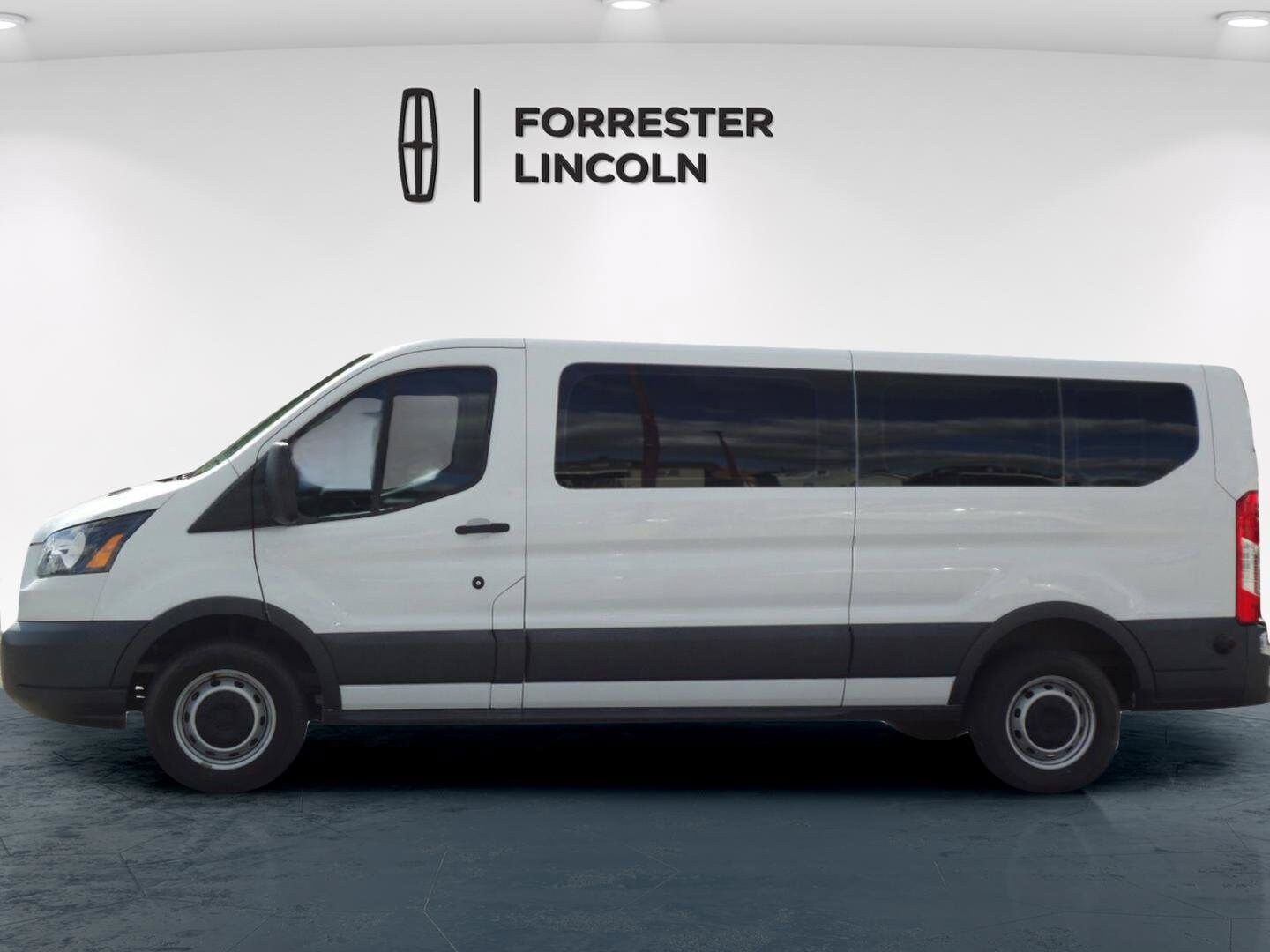 2017 Ford Transit Wagon XL - Photo 6