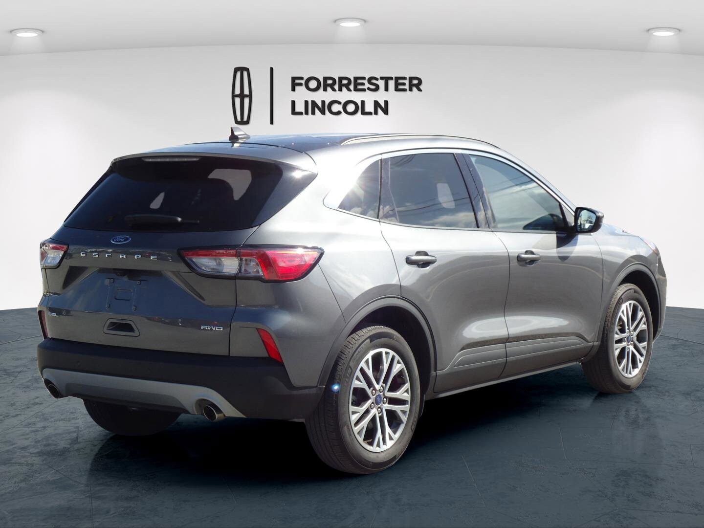 2022 Ford Escape SEL photo 3