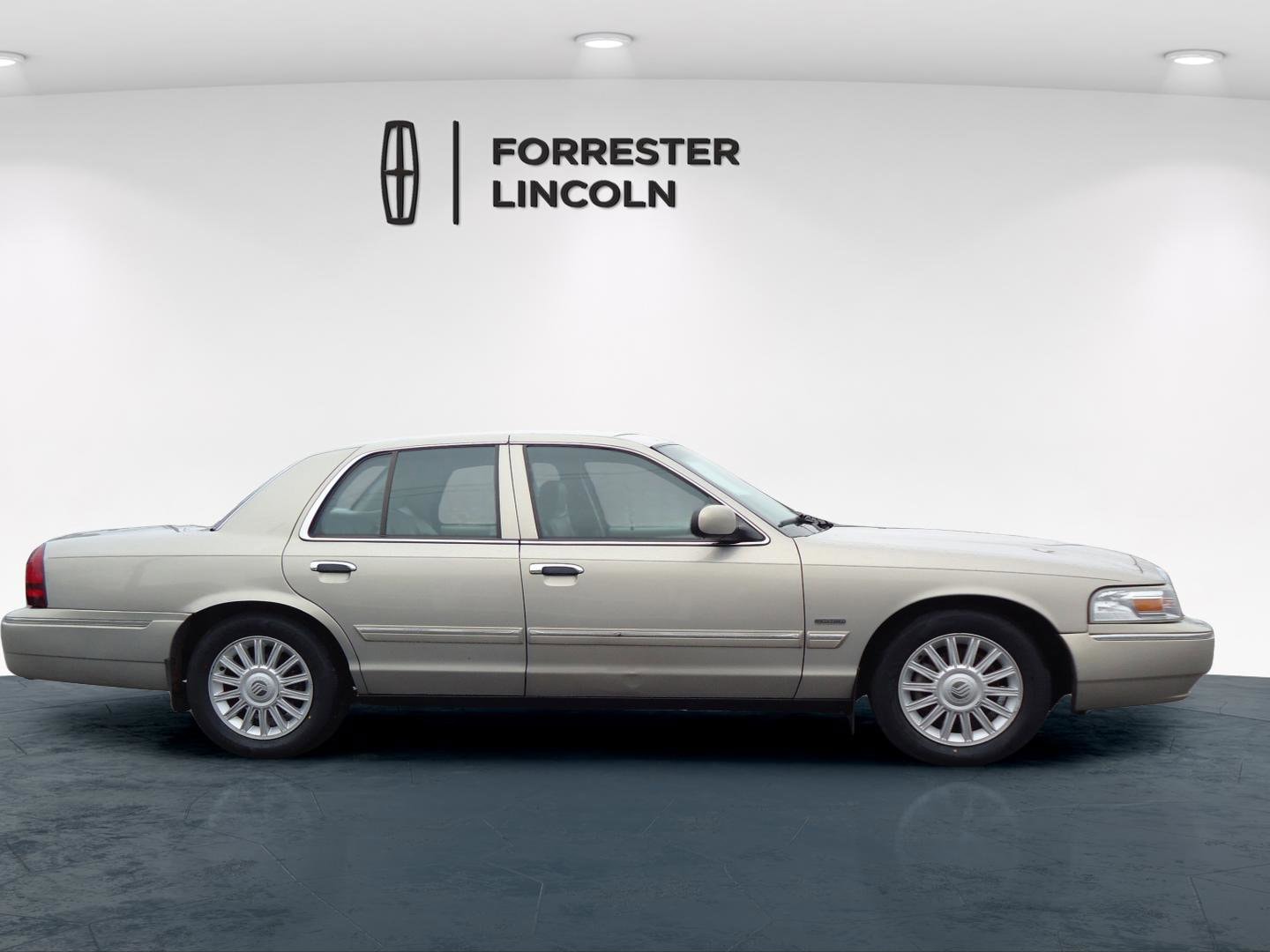 Used 2010 Mercury Grand Marquis LS with VIN 2MEBM7FV6AX611497 for sale in Chambersburg, PA