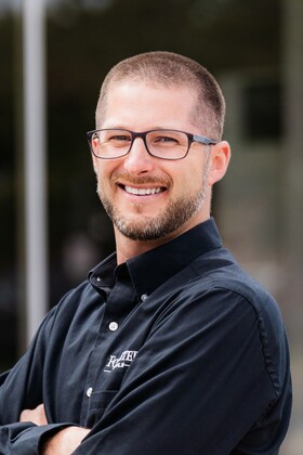 Staff member Mitch Cain from ID_193da9dd2850