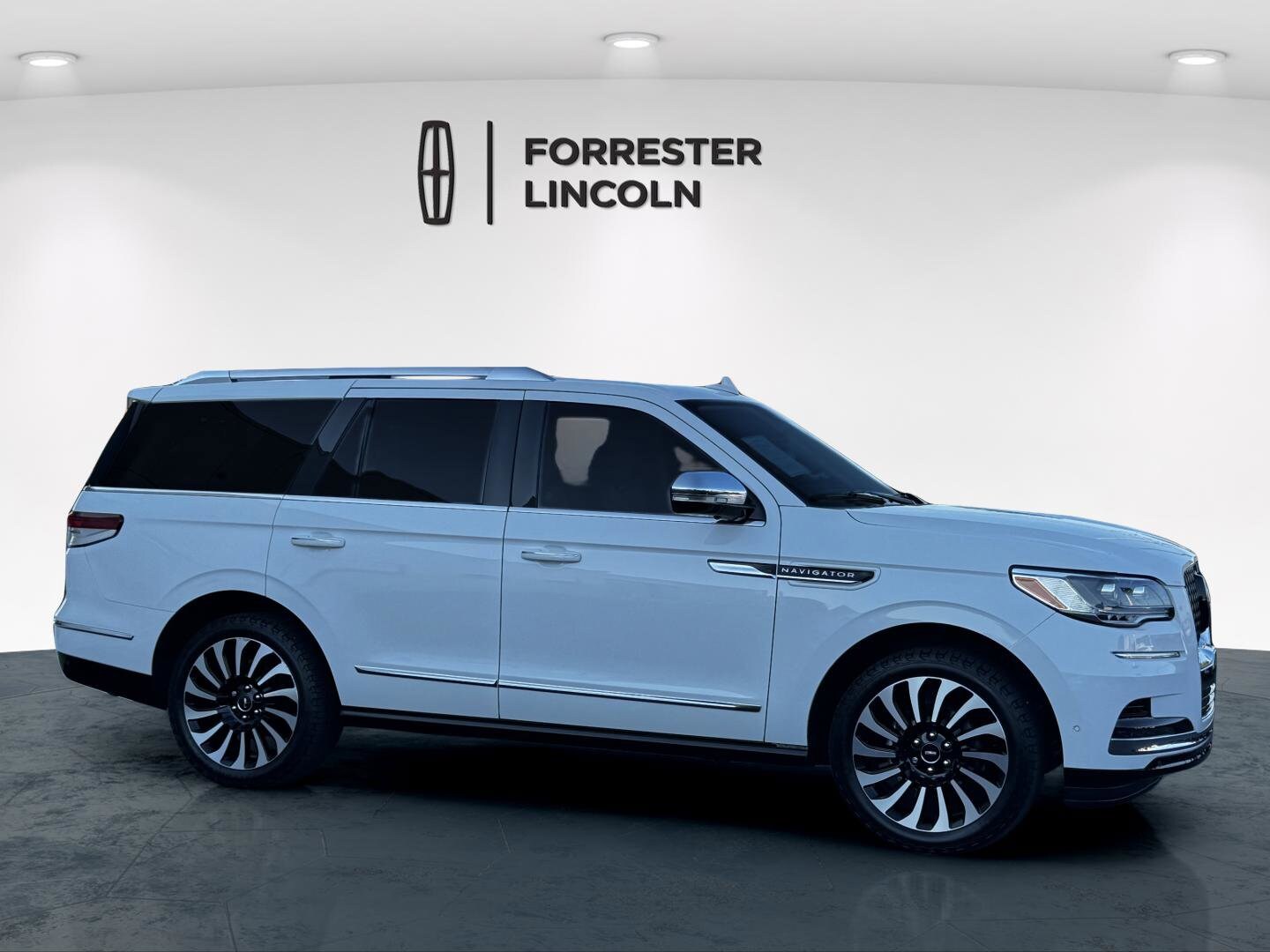 2022 Lincoln Navigator Black Label photo 3