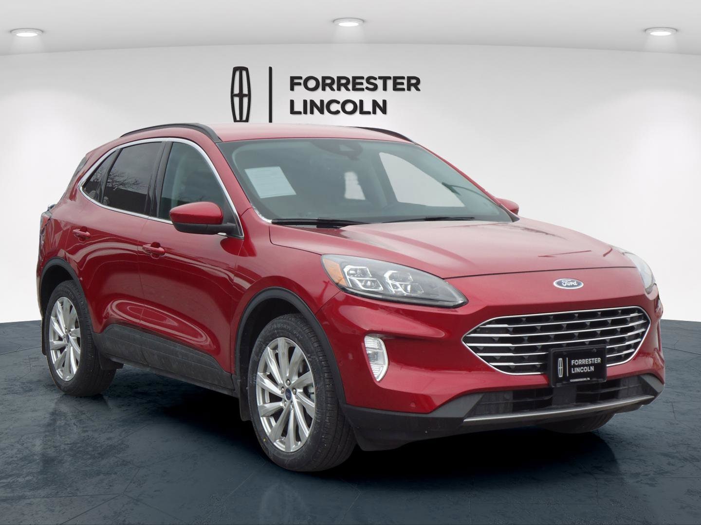 2022 Ford Escape Titanium's photo