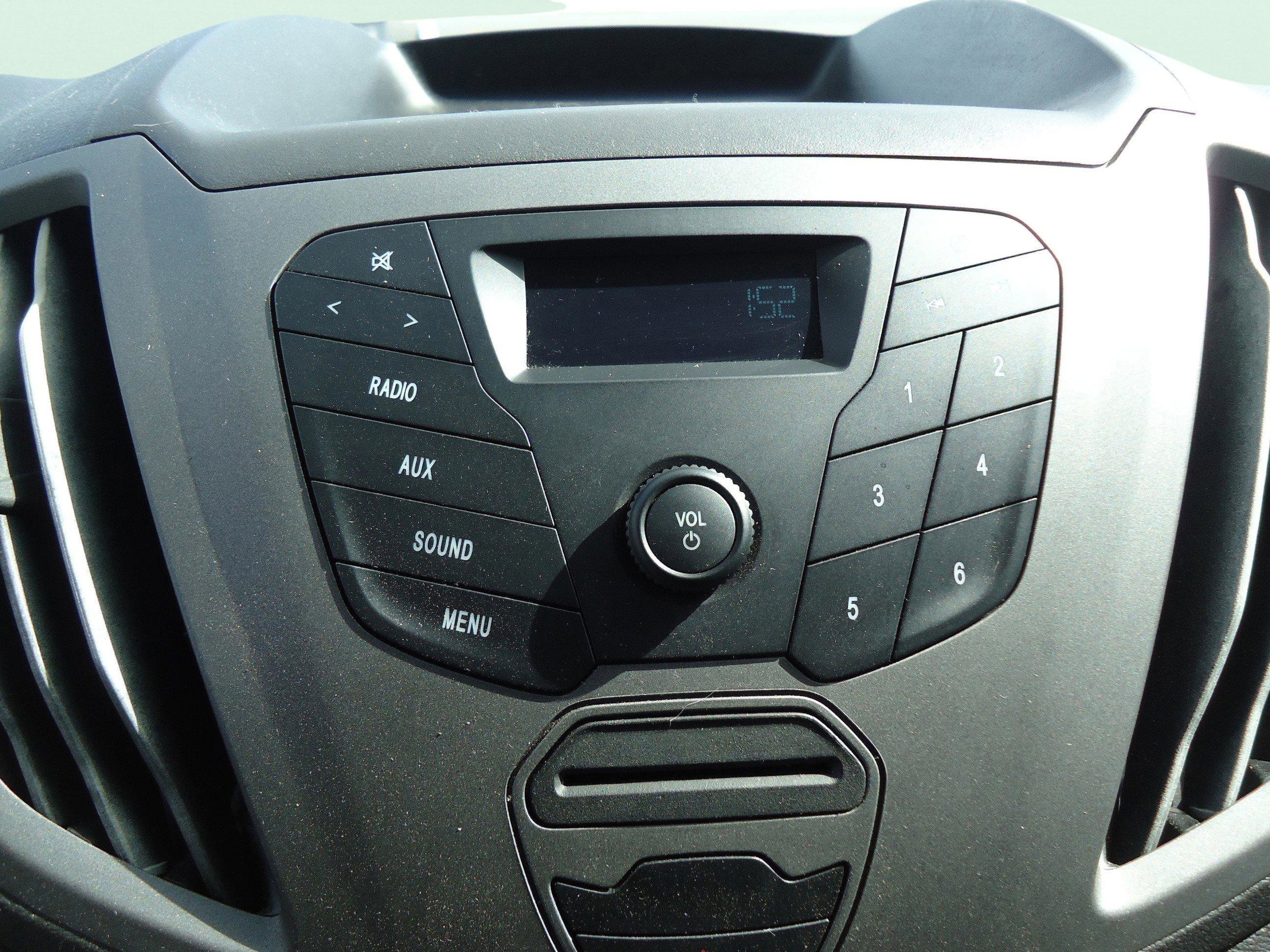 2017 Ford Transit Wagon XL - Photo 17