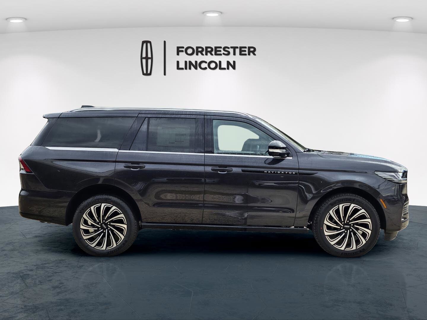 2025 Lincoln Navigator Black Label photo 2