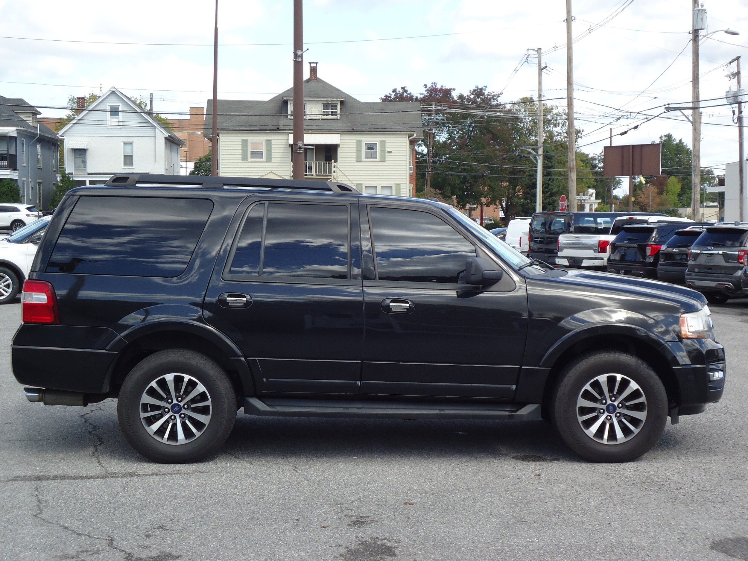 2015 Ford Expedition XLT King Ranch photo 2