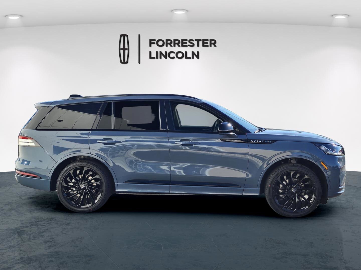 2025 Lincoln Aviator Reserve photo 2