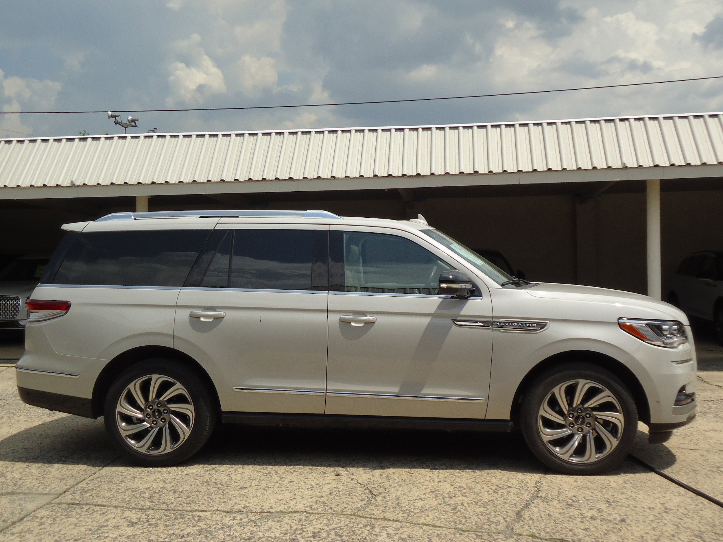Used 2024 Lincoln Navigator Premiere with VIN 5LMJJ2NG8REL02549 for sale in Chambersburg, PA