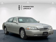Used 2003 Lincoln Town Car Cartier Sedan For Sale in Chambersburg, PA