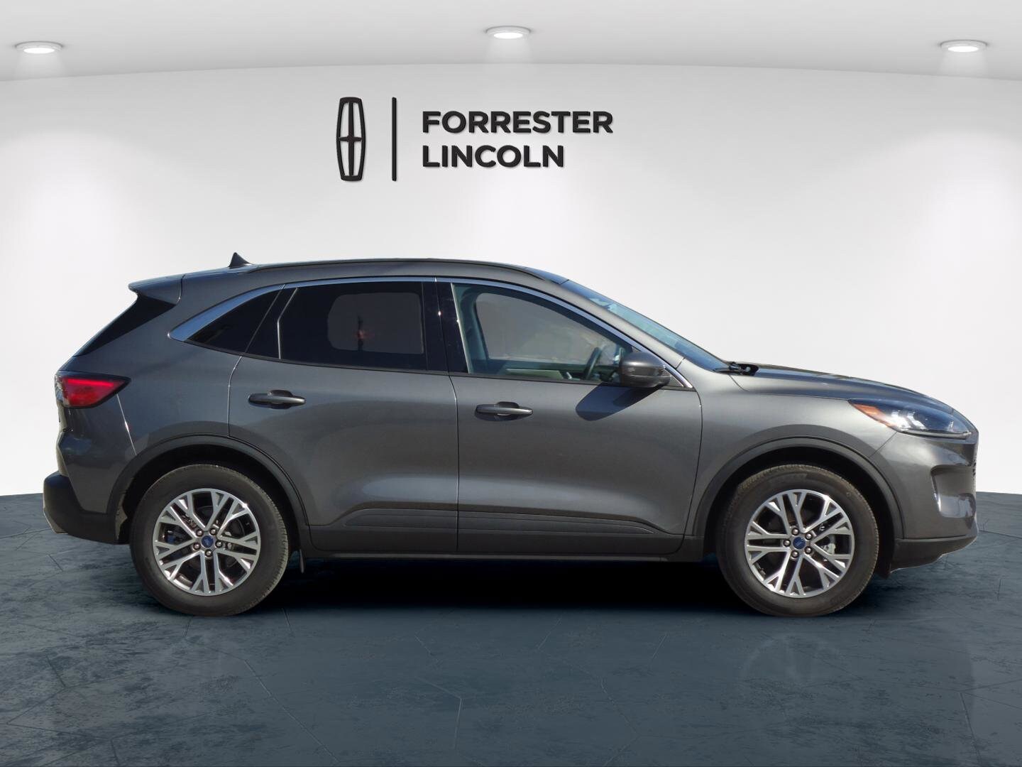 2022 Ford Escape SEL photo 2