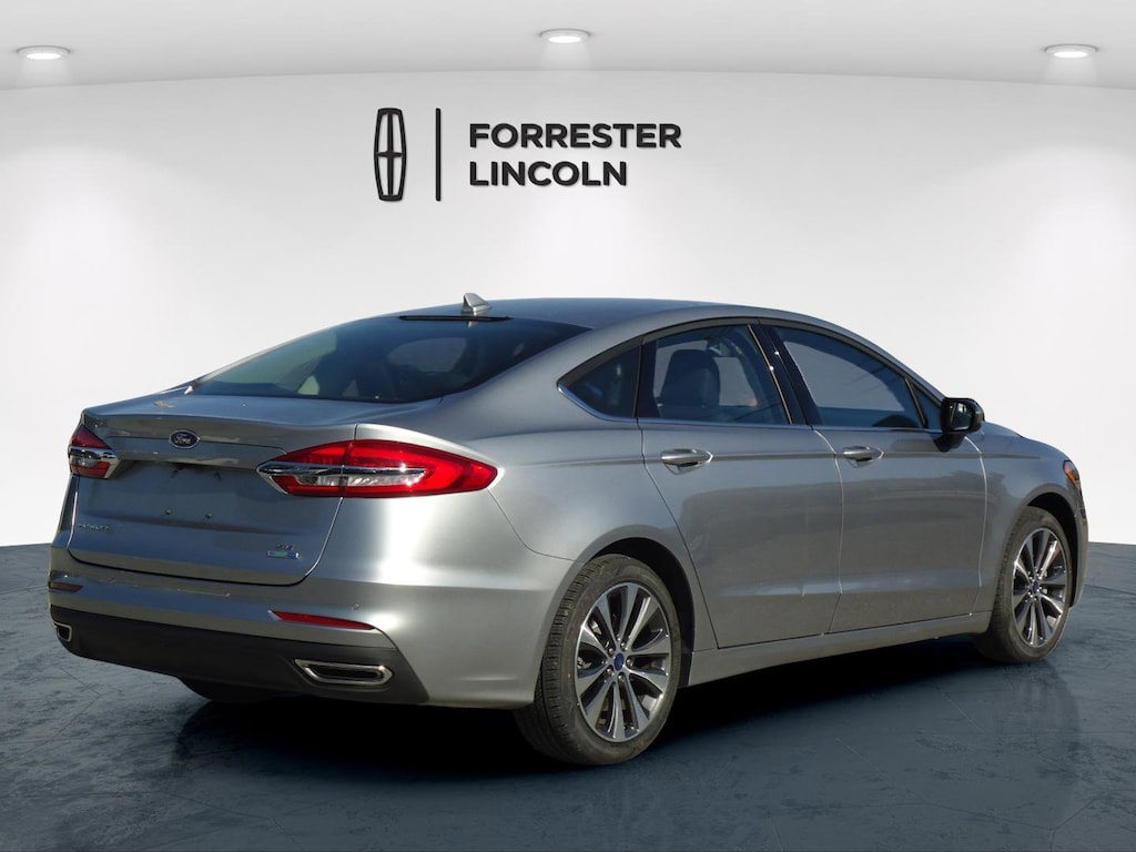 Used 2020 Ford Fusion SE Sedan