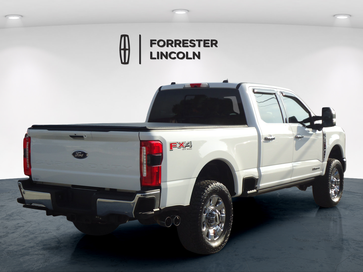 Used 2024 Ford F-250SD Lariat Truck