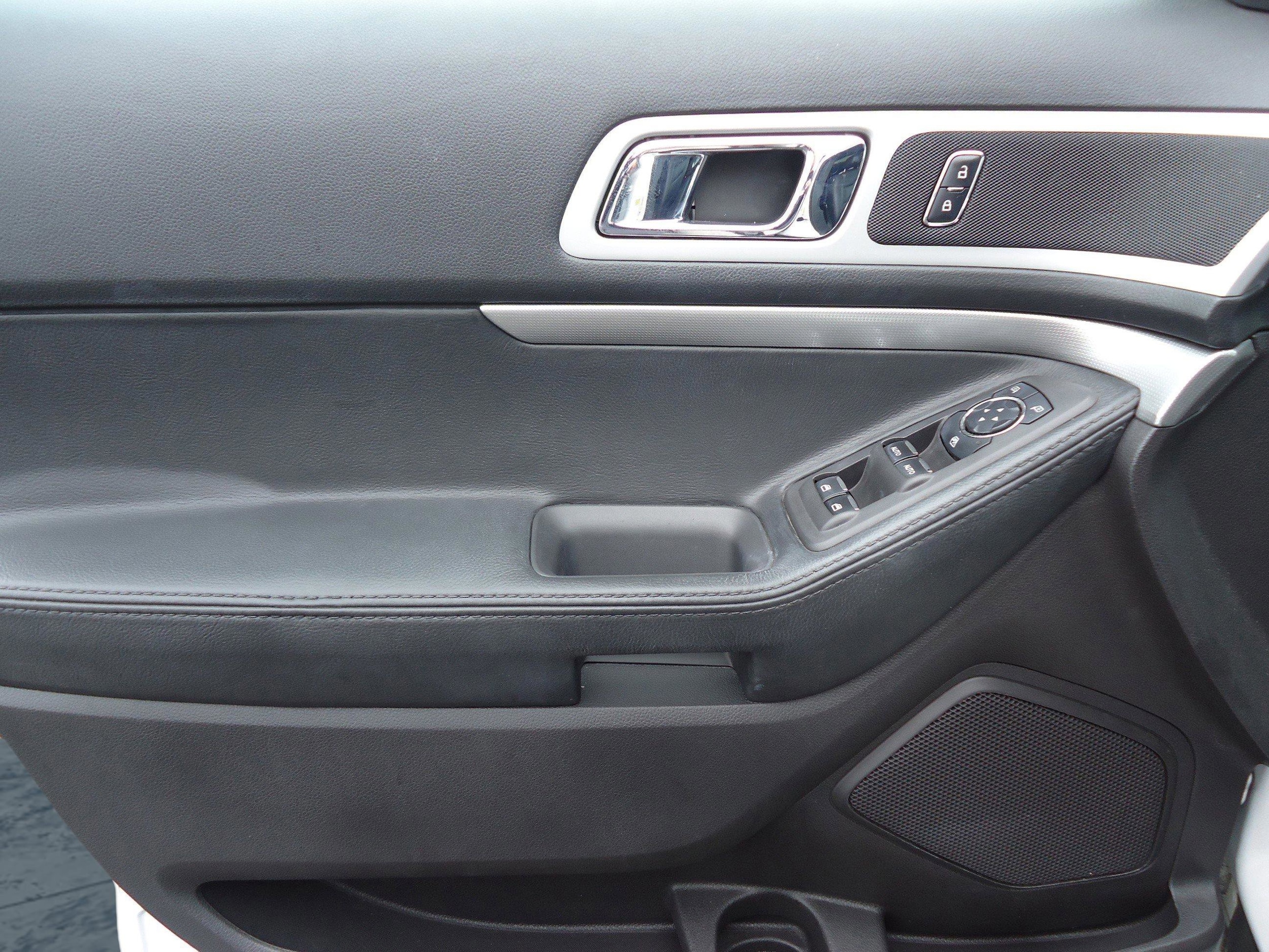 2015 Ford Explorer XLT - Photo 11