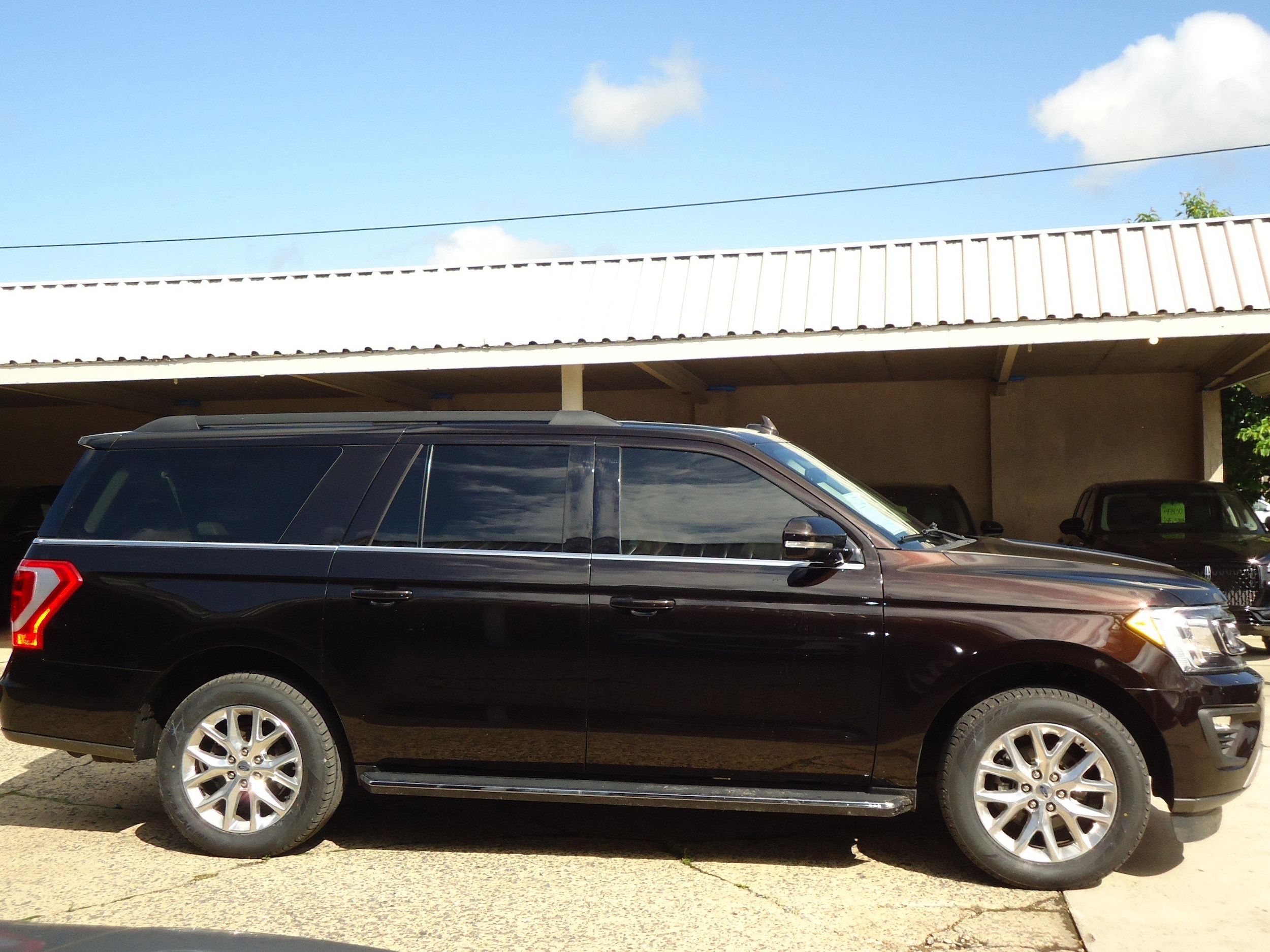 Used 2021 Ford Expedition XLT with VIN 1FMJK1JT3MEA75342 for sale in Chambersburg, PA